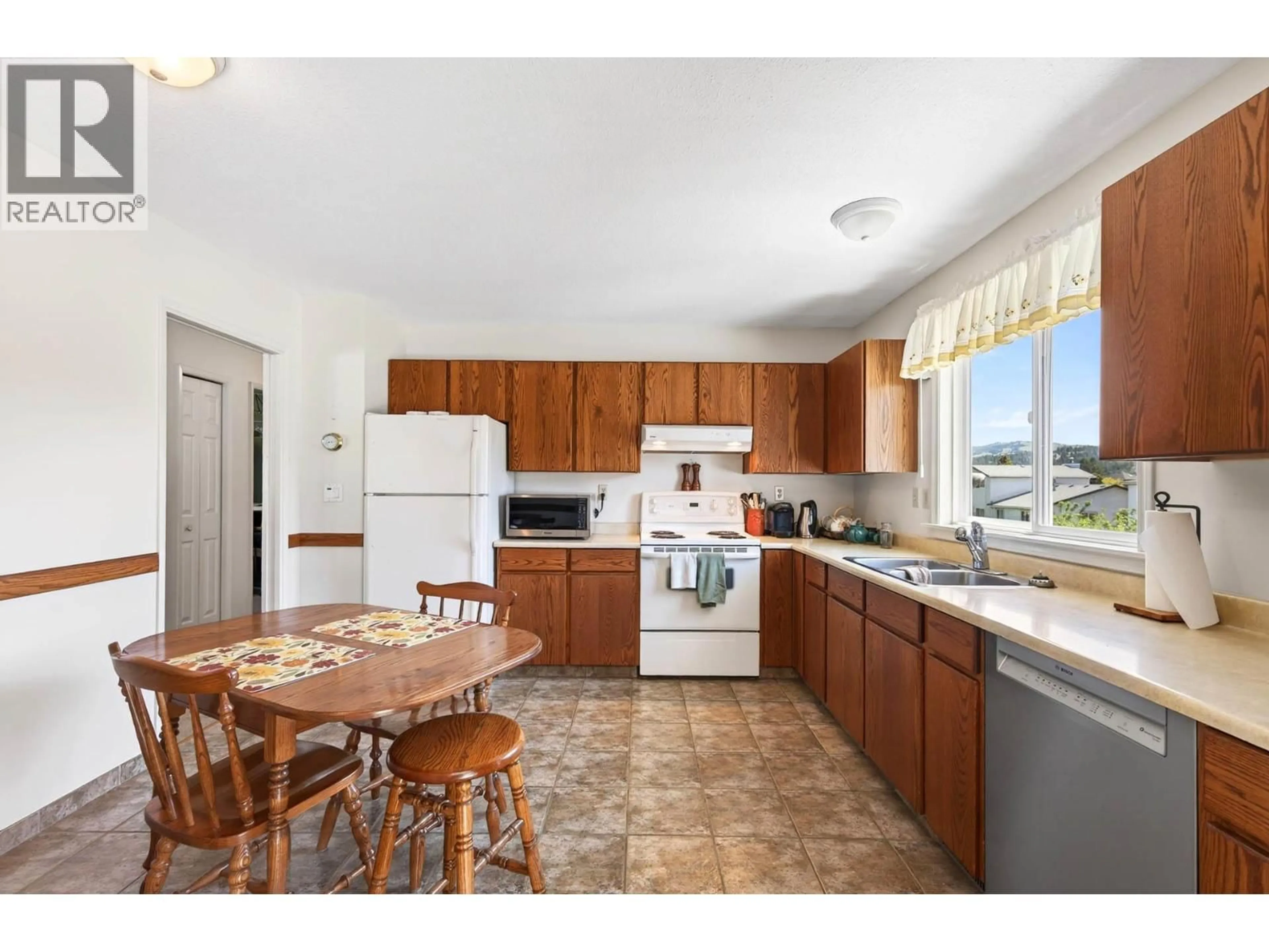 Standard kitchen, unknown for 333 ROBSON DRIVE, Kamloops British Columbia V2E1W2