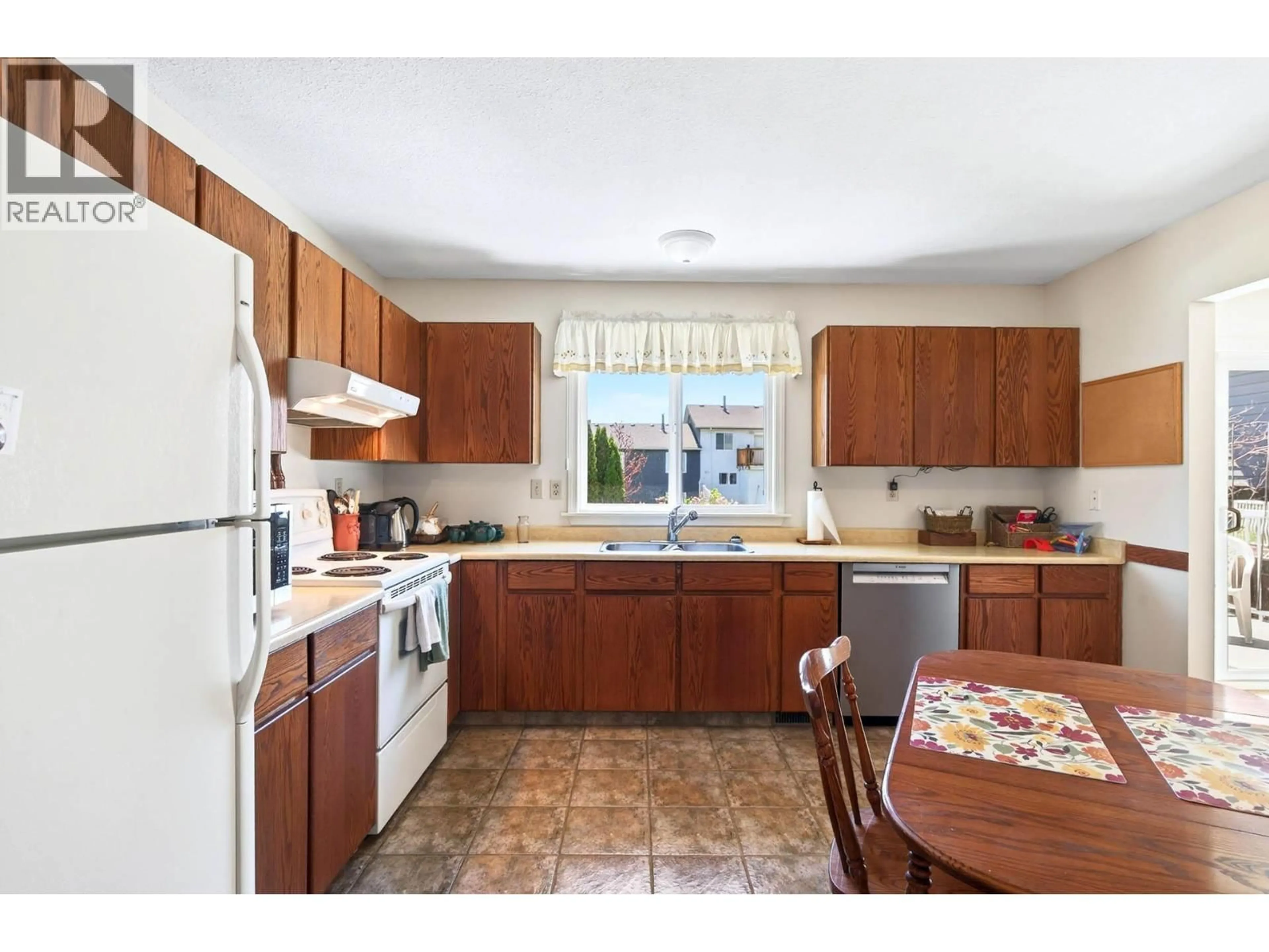 Standard kitchen, unknown for 333 ROBSON DRIVE, Kamloops British Columbia V2E1W2