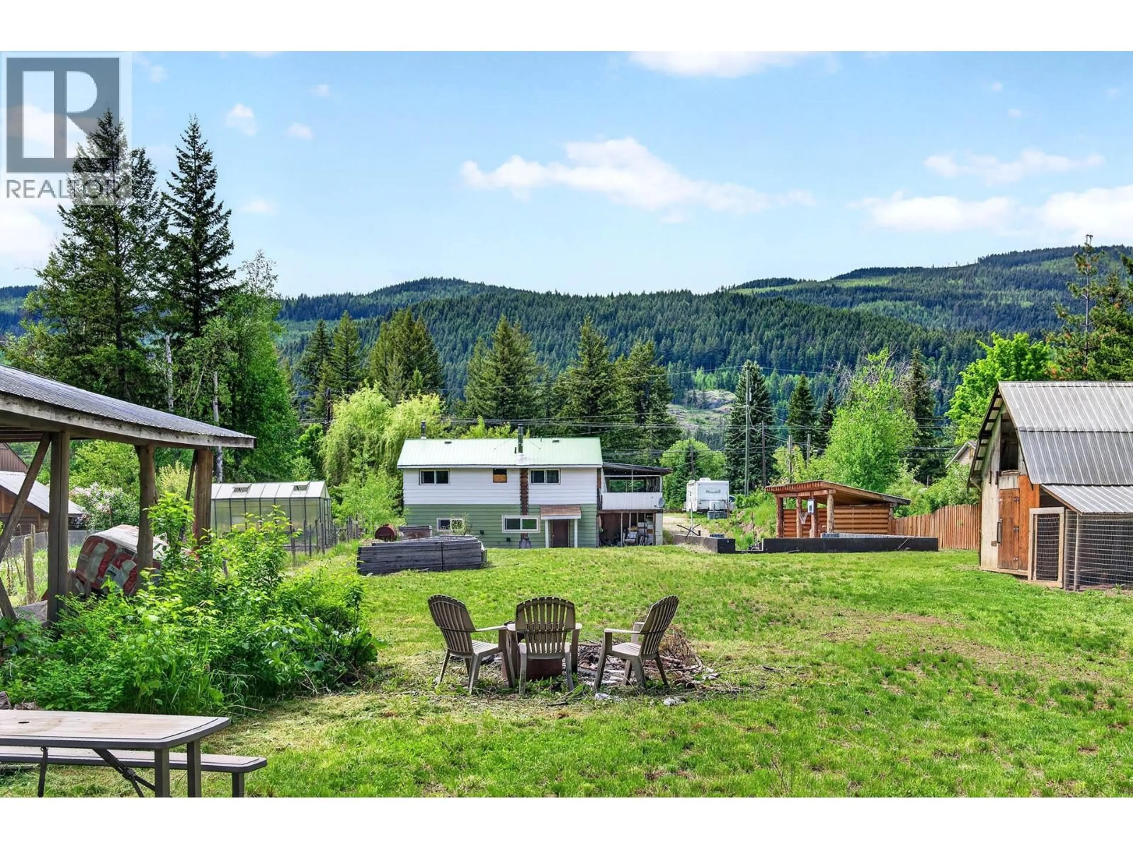 Patio, mountain view for 1256 HERN ROAD, Clearwater British Columbia V0E1N2