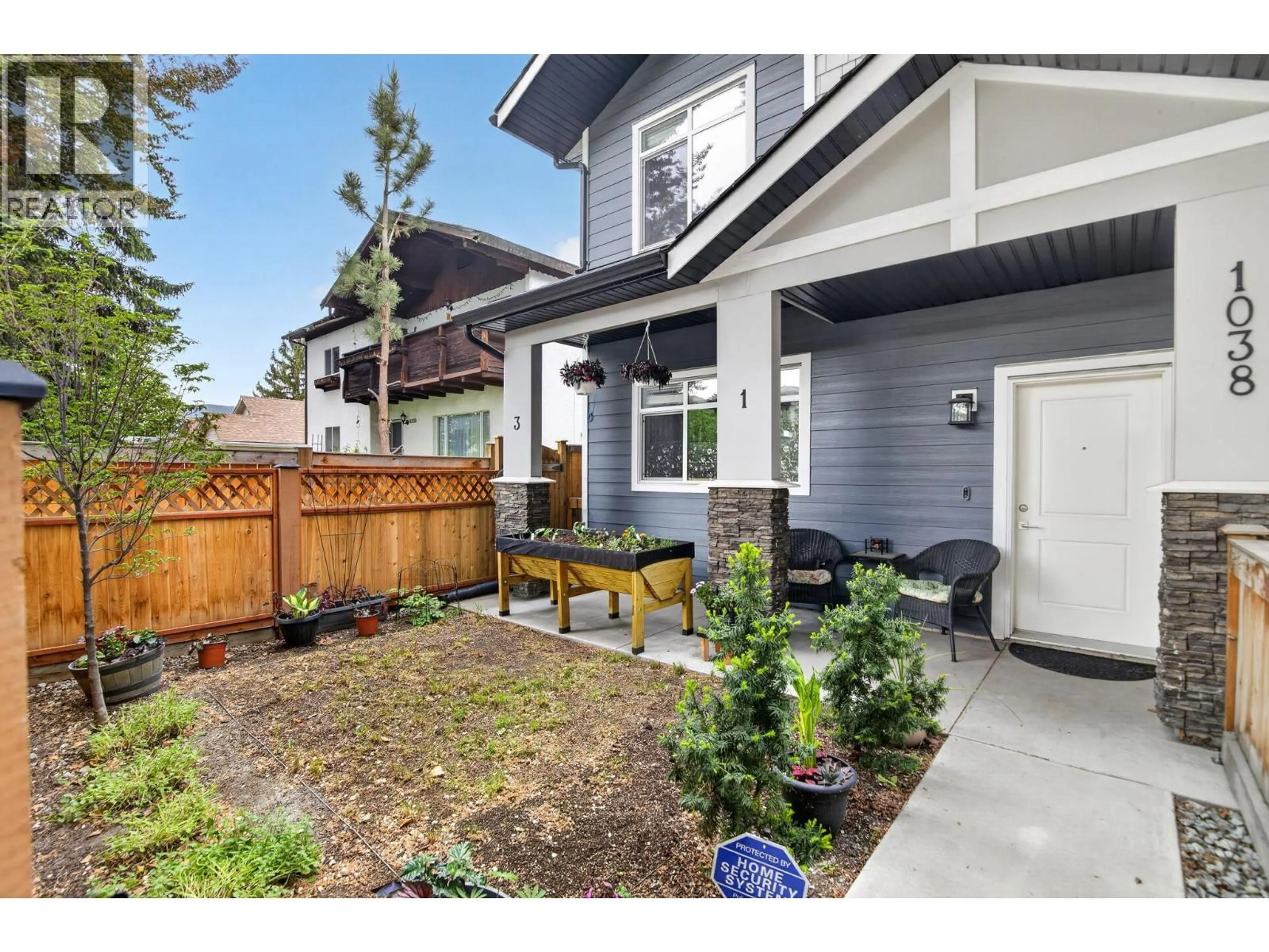 Unknown for 1 - 1038 STOCKWELL AVENUE, Kelowna British Columbia V1Y6W5