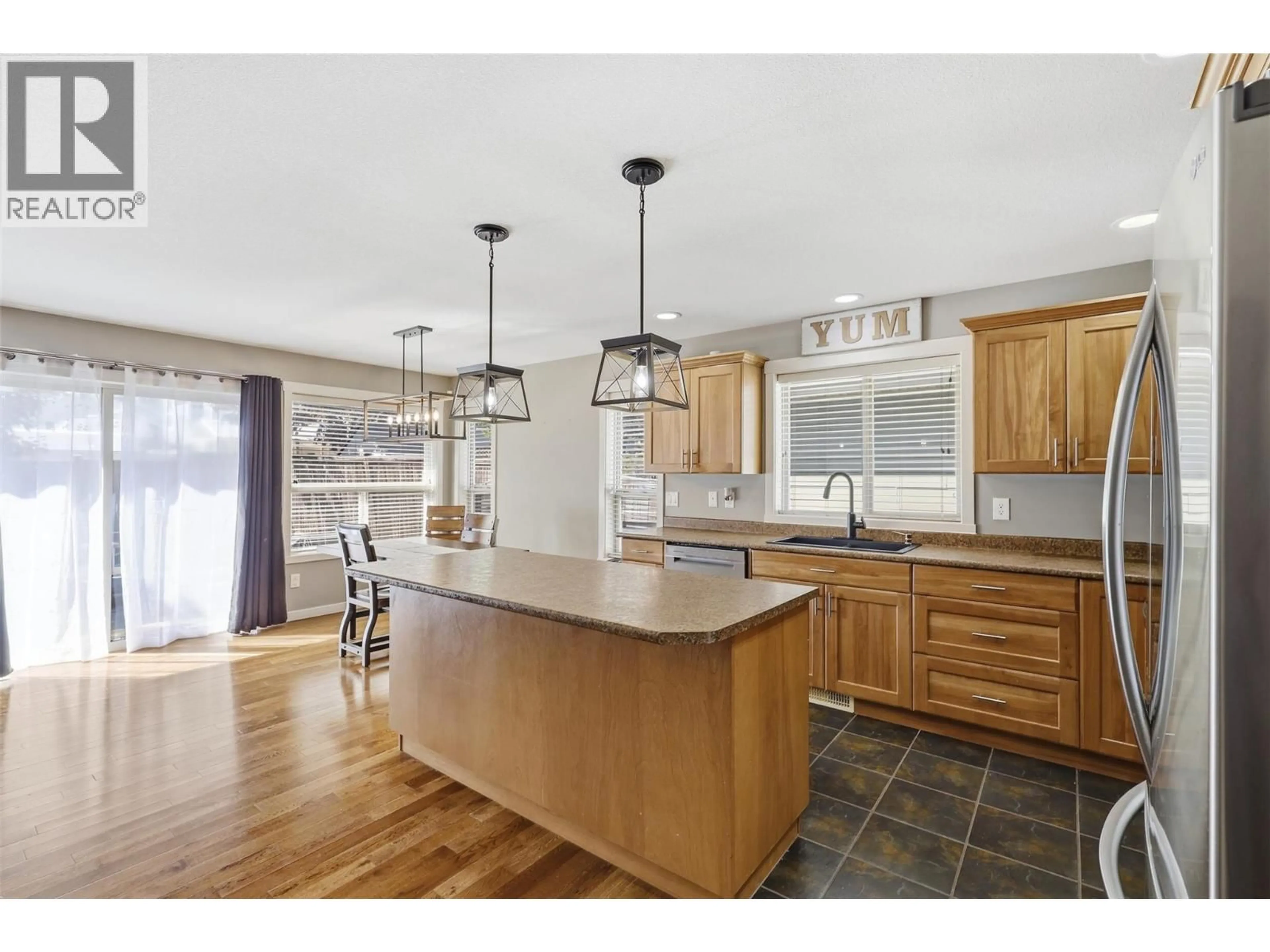 Open concept kitchen, unknown for 2159 CANTLE COURT, Kamloops British Columbia V2B0A7