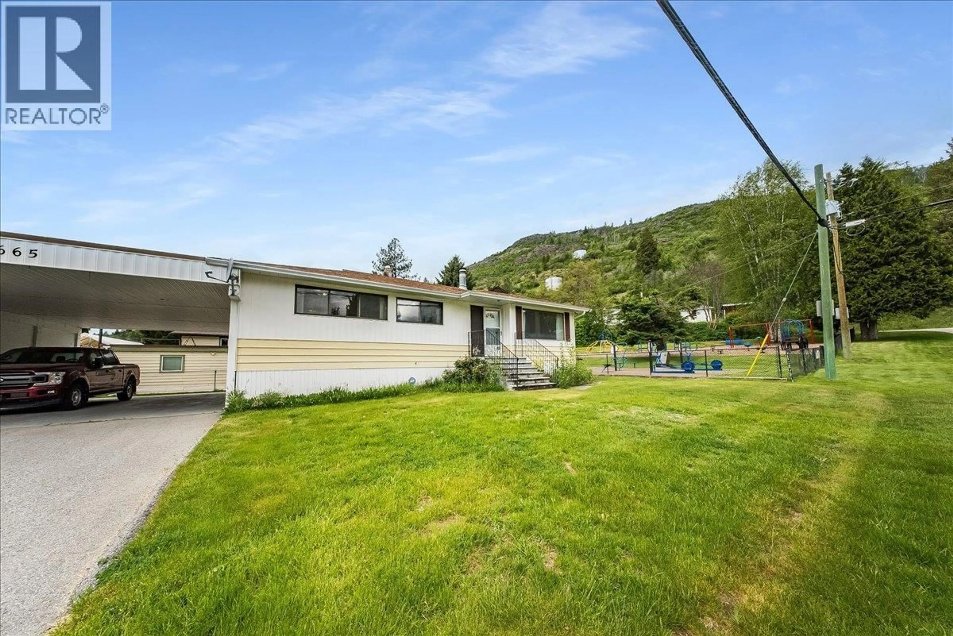 Unknown for 665 6 STREET, Montrose British Columbia V0G1P0