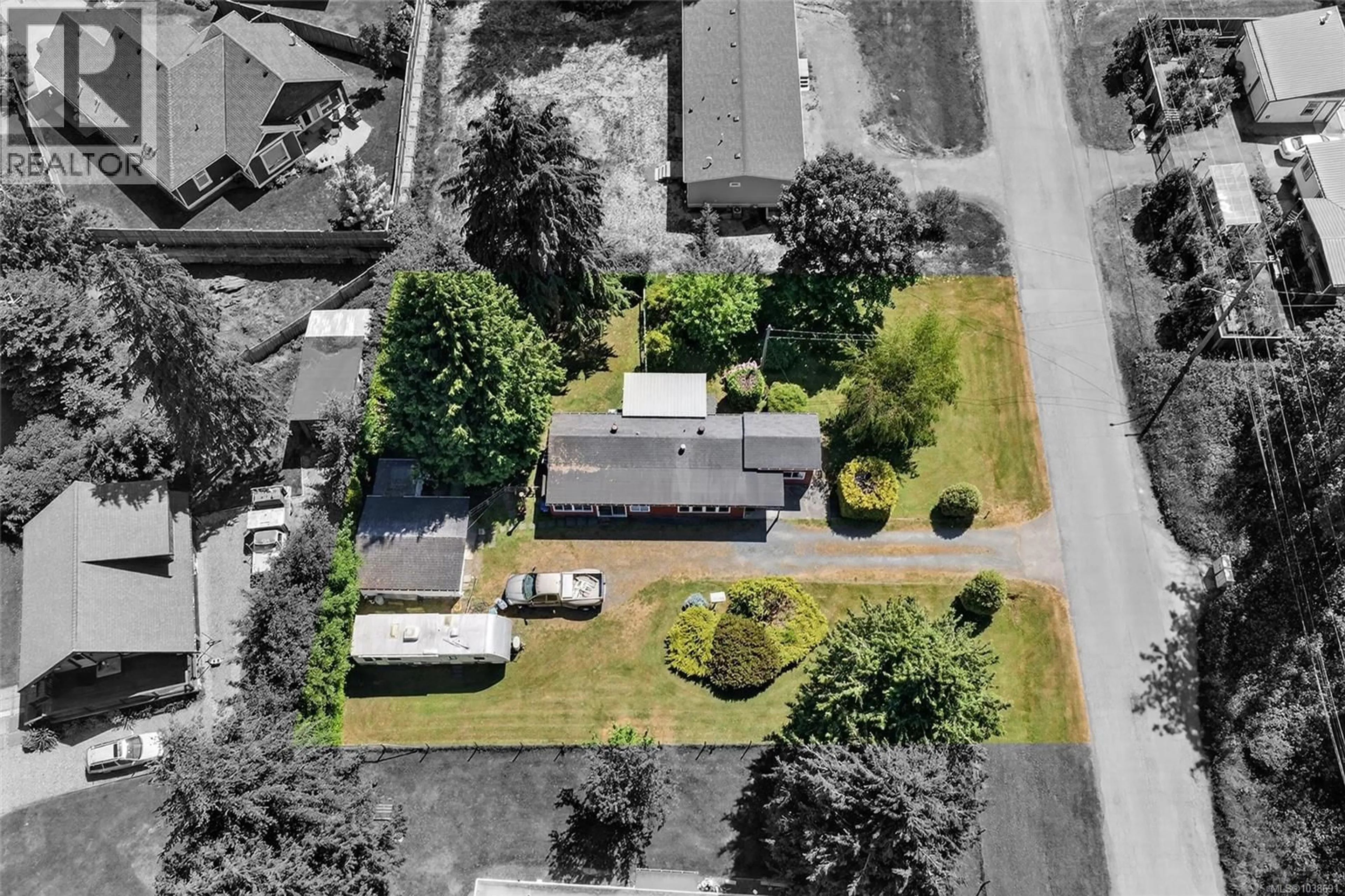 A pic from outside/outdoor area/front of a property/back of a property/a pic from drone, street for 695 BARCLAY CRESCENT NORTH, Parksville British Columbia V9P1X9