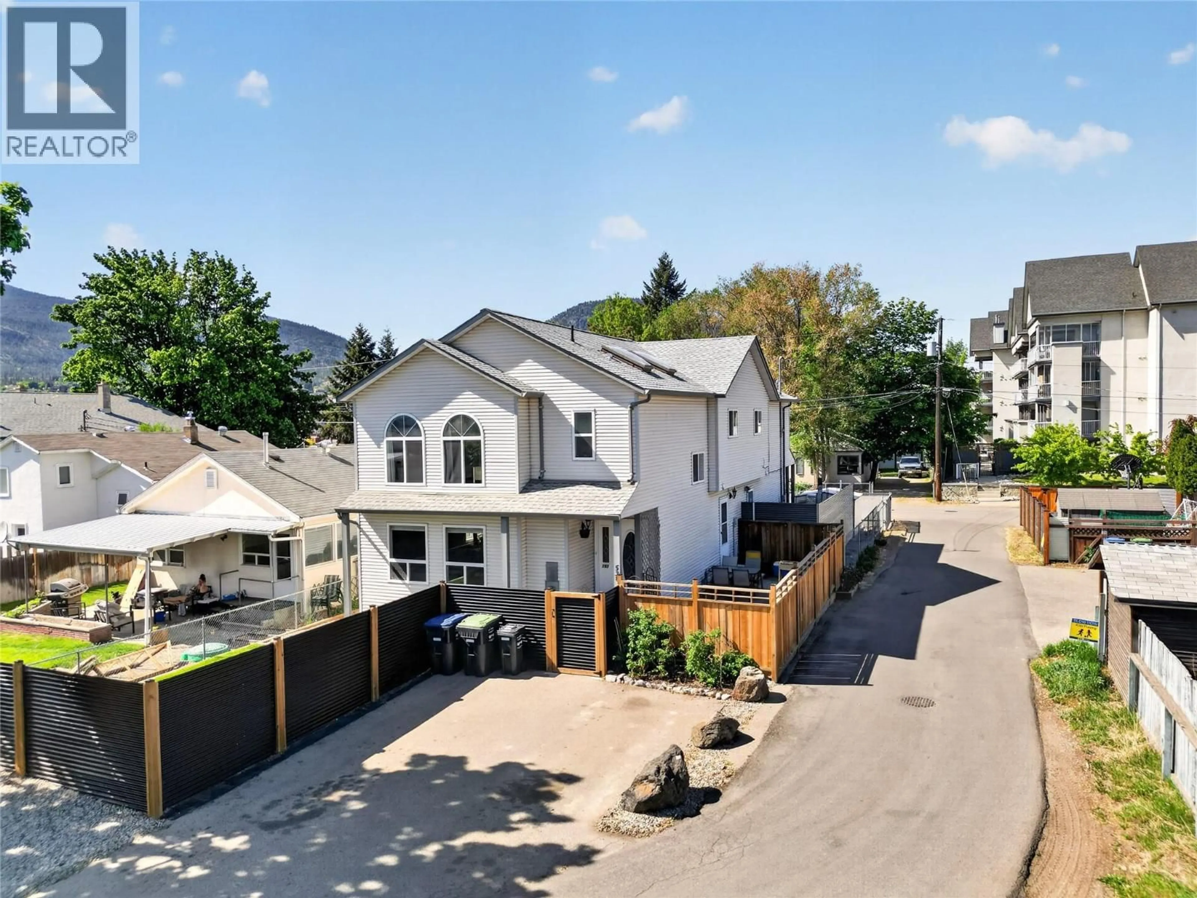A pic from outside/outdoor area/front of a property/back of a property/a pic from drone, street for 102 - 538 ALBERTA AVENUE, Penticton British Columbia V2A1P6