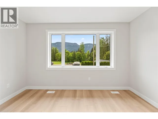 166 2ND AVENUE, Grindrod 5