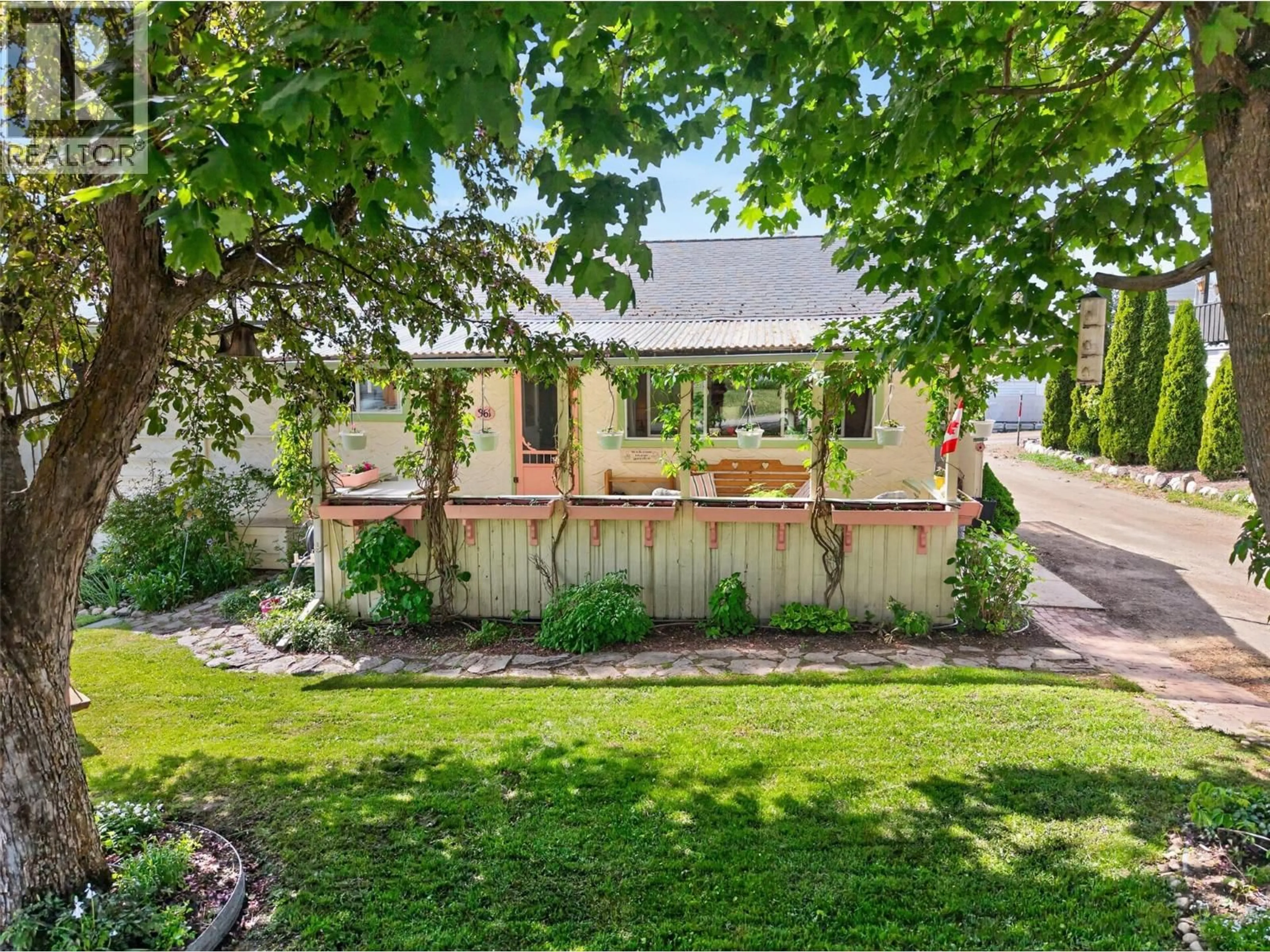 A pic from outside/outdoor area/front of a property/back of a property/a pic from drone, street for 361 2 STREET SOUTHEAST, Salmon Arm British Columbia V1E4H2