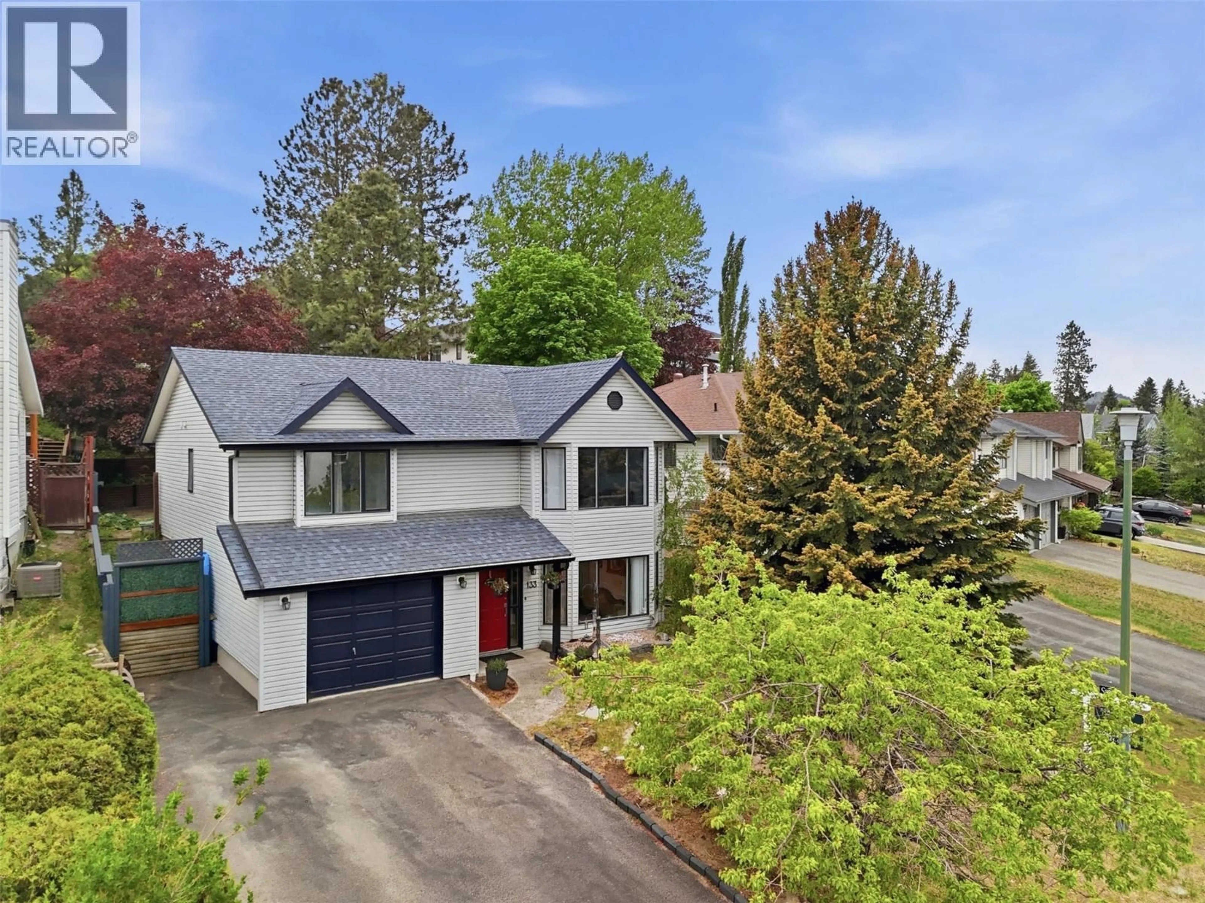 A pic from outside/outdoor area/front of a property/back of a property/a pic from drone, street for 133 ROBSON DRIVE, Kamloops British Columbia V2E2K6