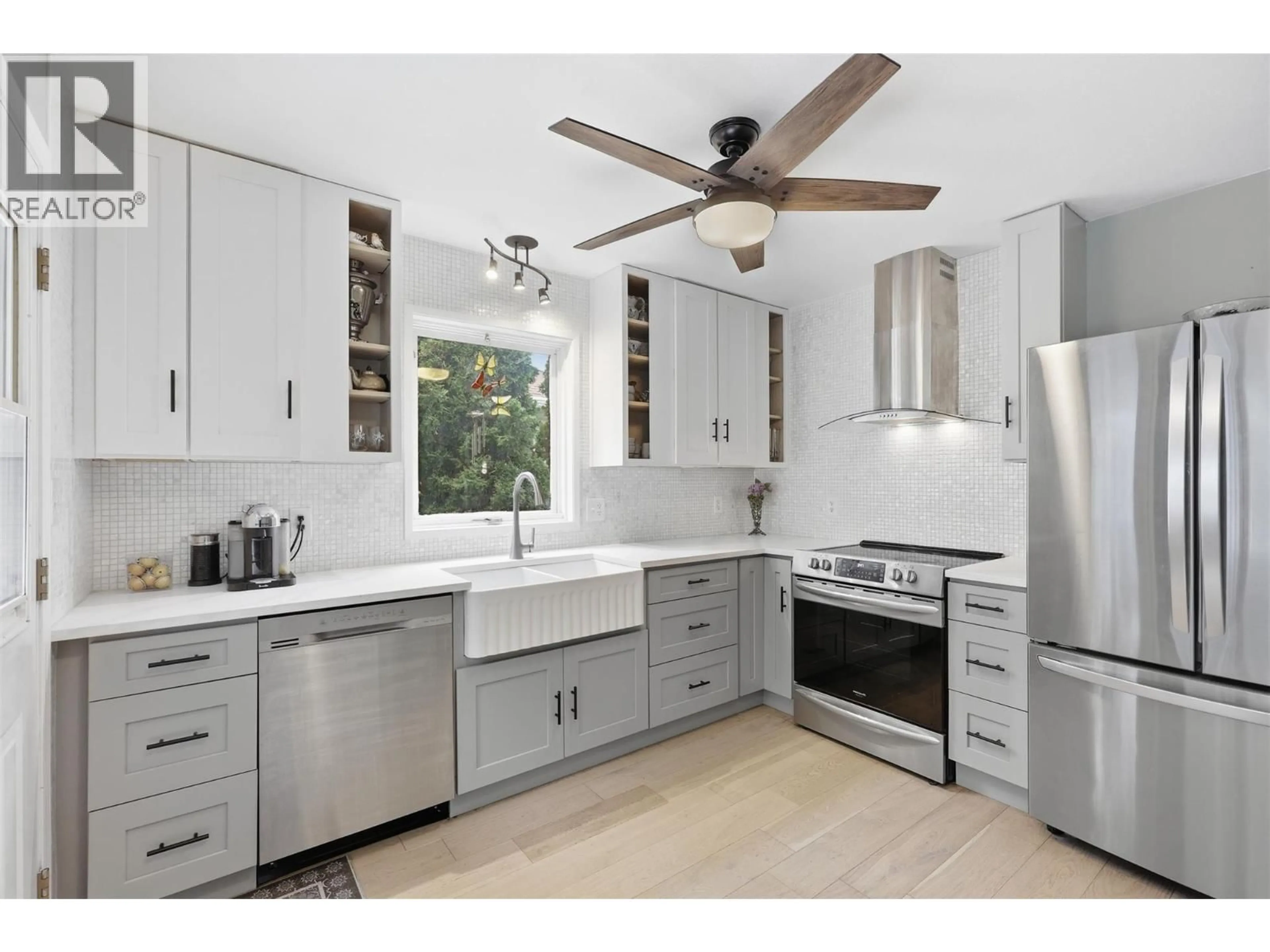 Open concept kitchen, ceramic/tile floor for 133 ROBSON DRIVE, Kamloops British Columbia V2E2K6