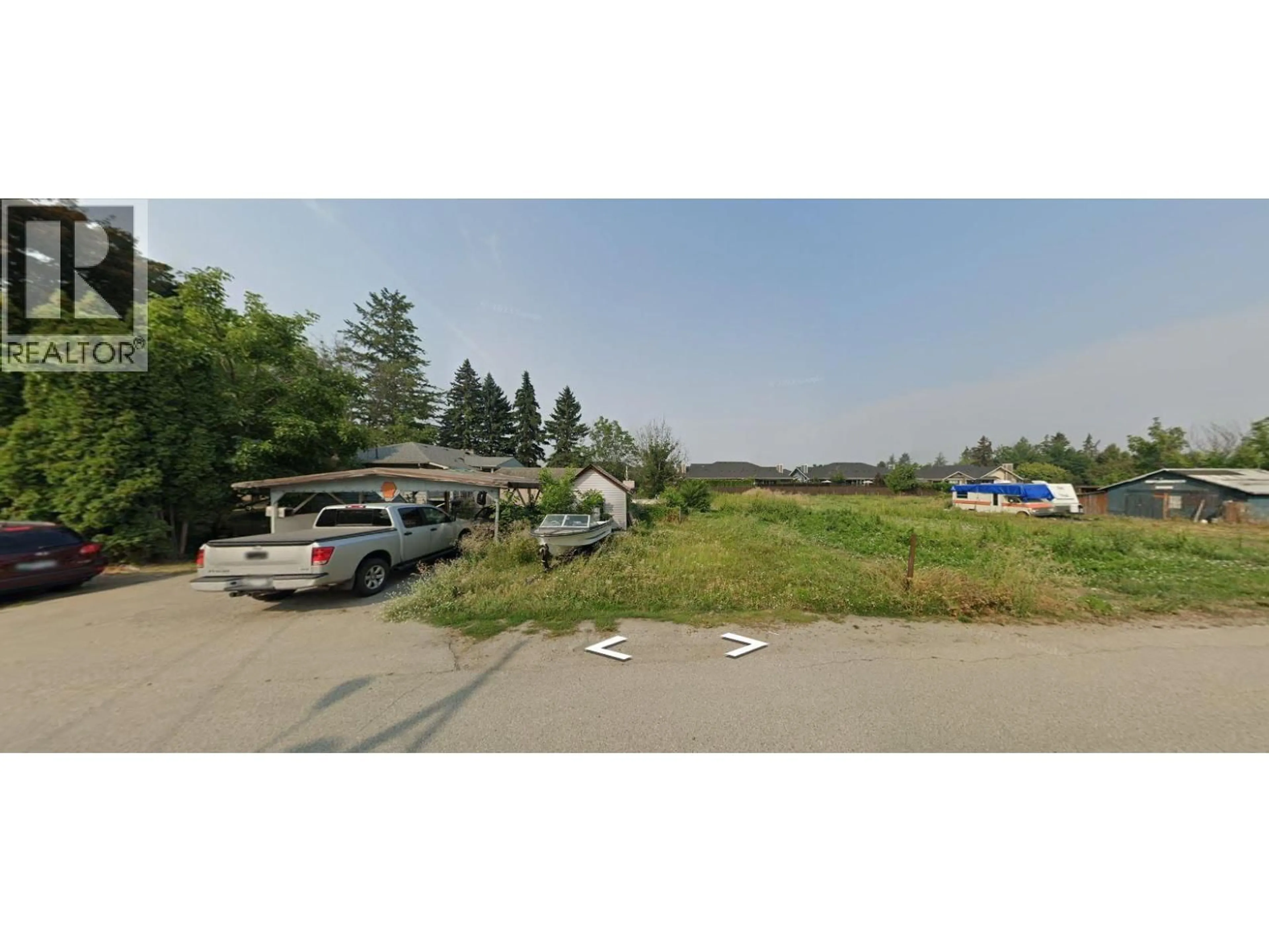 Parking for 1980 KLO ROAD, Kelowna British Columbia V1W2H6