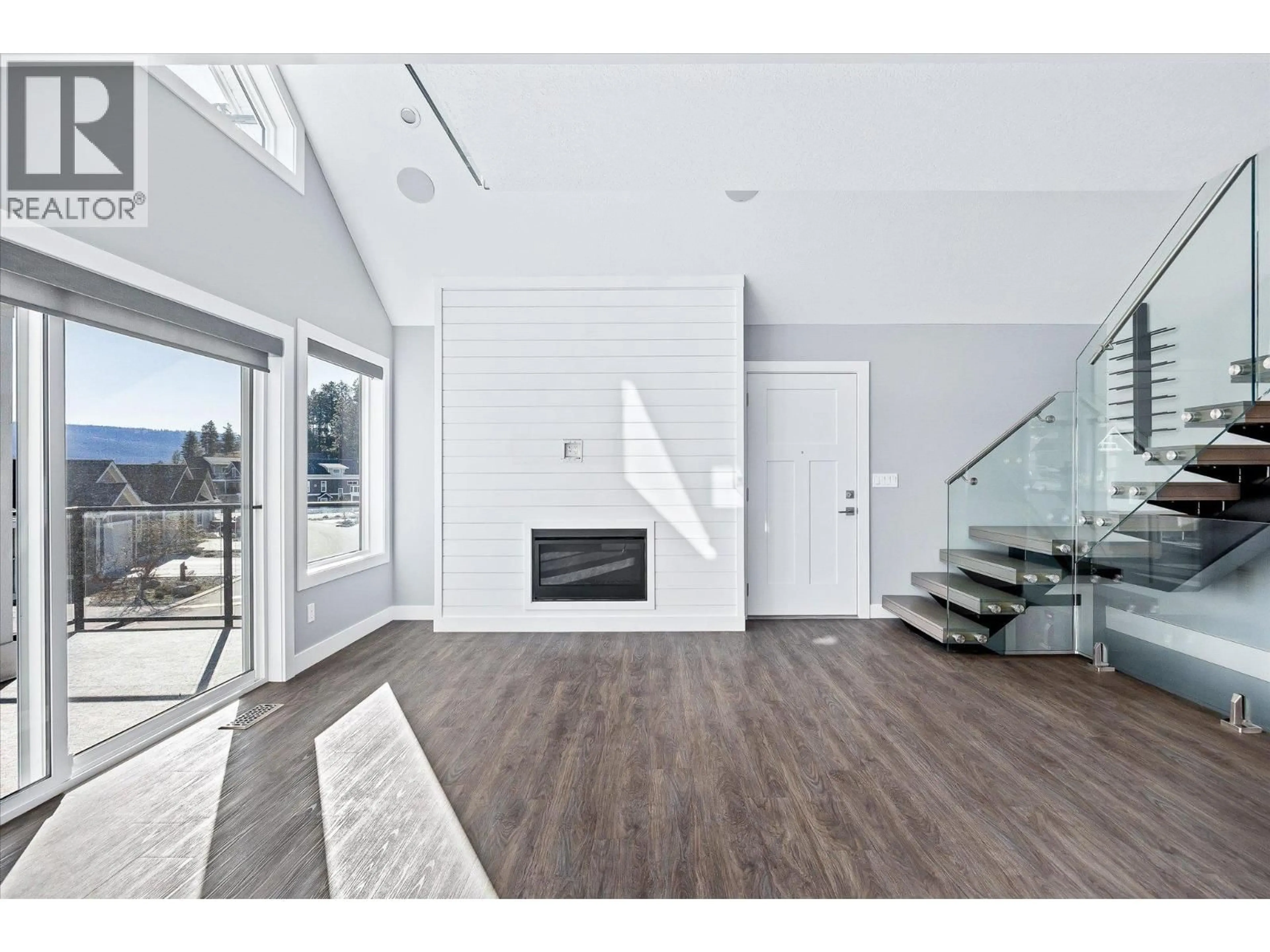 Unknown for 6842 MADRID WAY, Kelowna British Columbia V1Z3R8