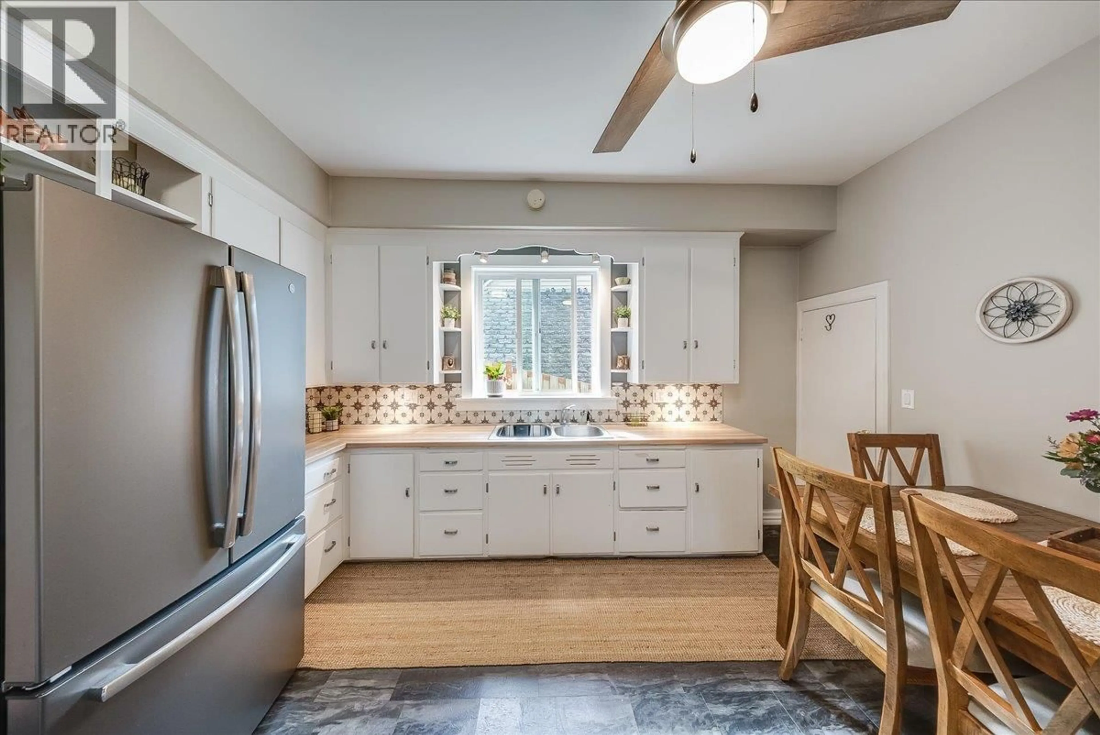 Open concept kitchen, ceramic/tile floor for 1374 MOUNTAIN STREET, Trail British Columbia V1R3G5