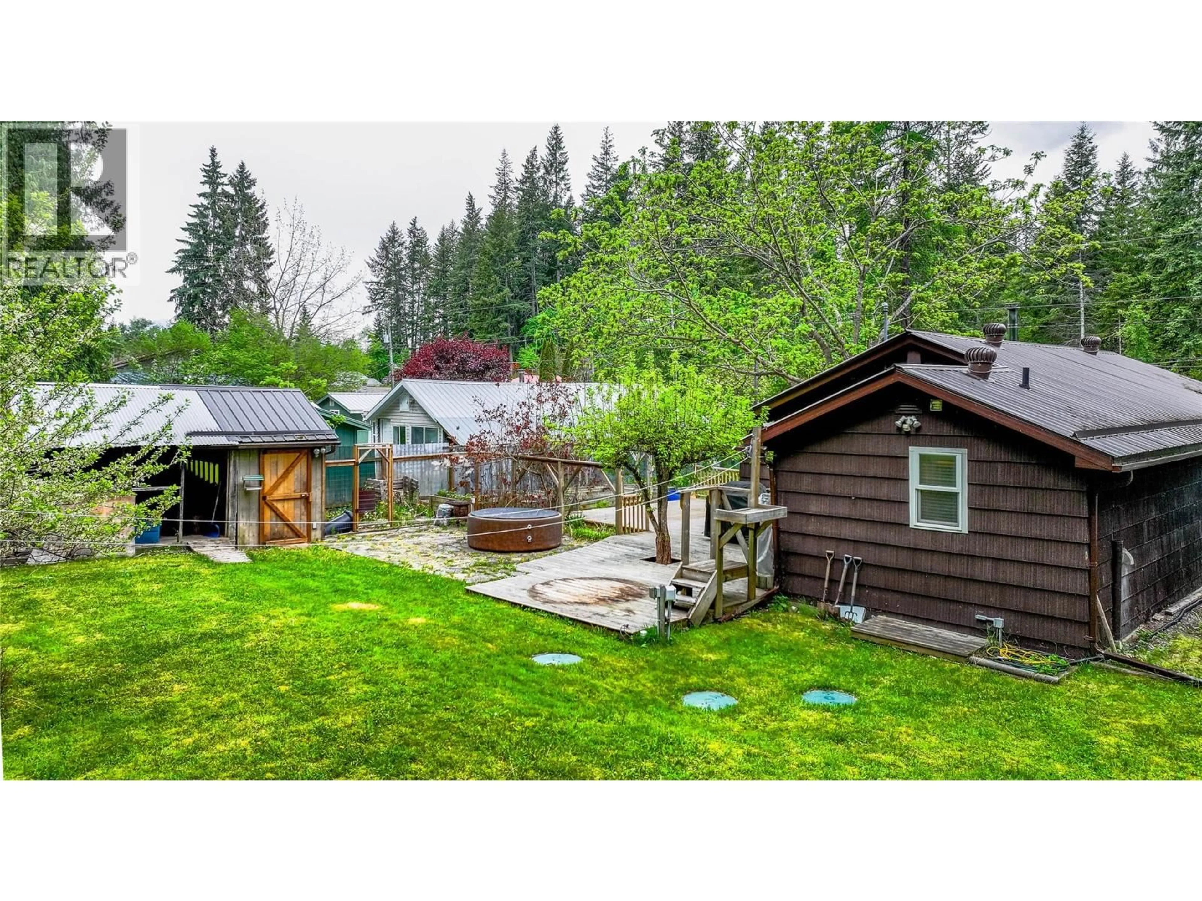 Shed for 1506 CAMPBELL AVENUE, Riondel British Columbia V0B2B0