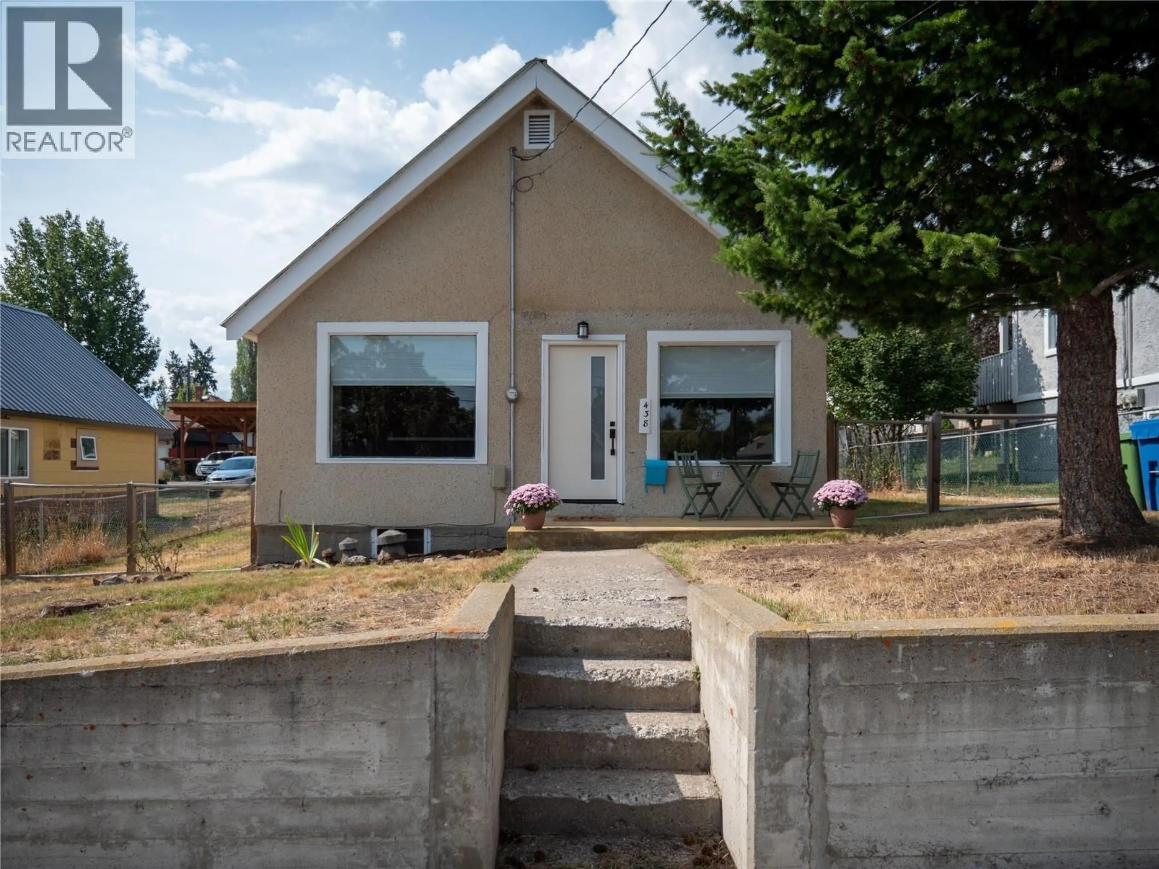 Home with vinyl exterior material, street for 438 3RD AVENUE, Kimberley British Columbia V1A3G8