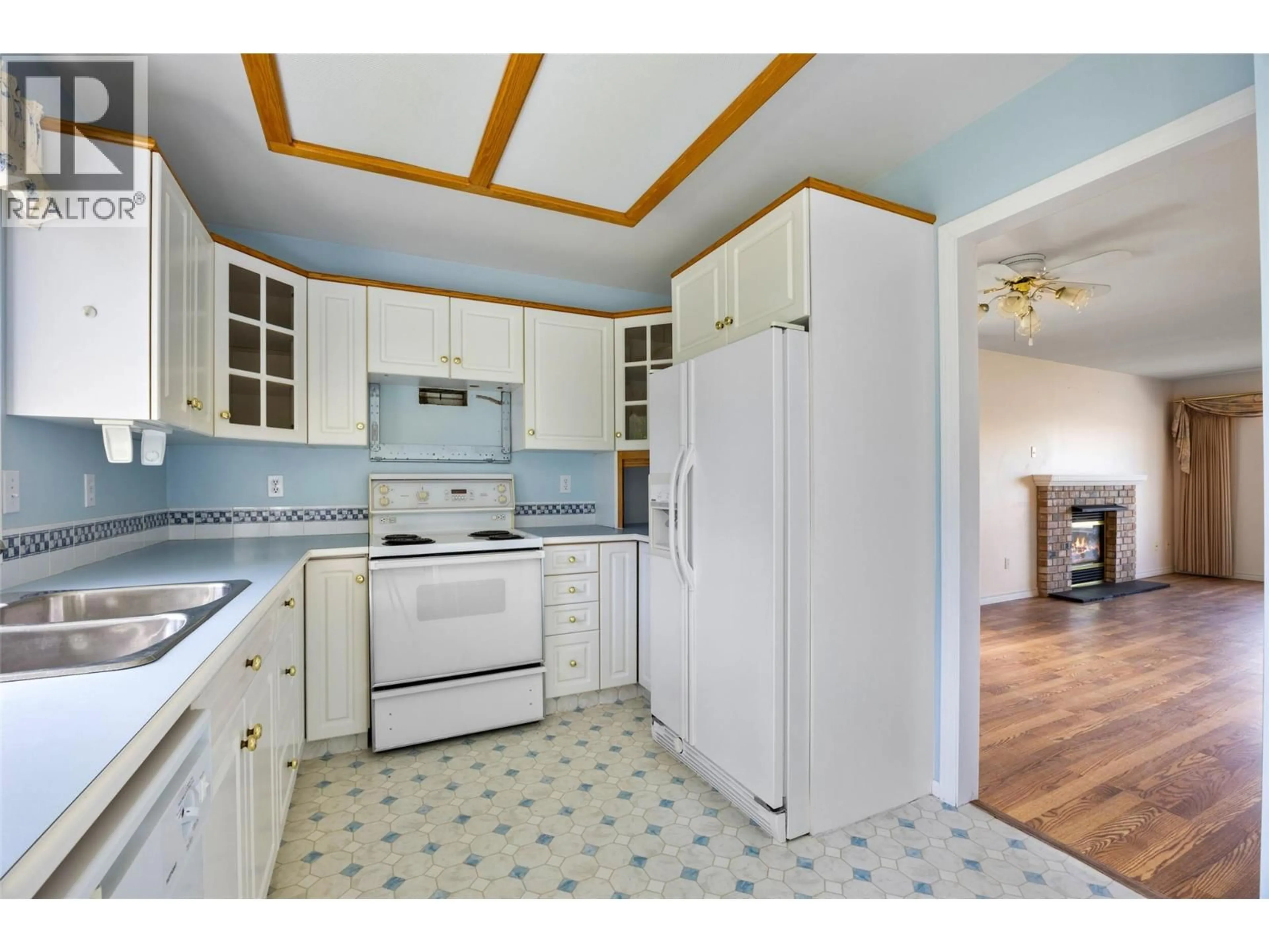 Standard kitchen, ceramic/tile floor for 917 HYSOP ROAD, Chase British Columbia V0E1M0