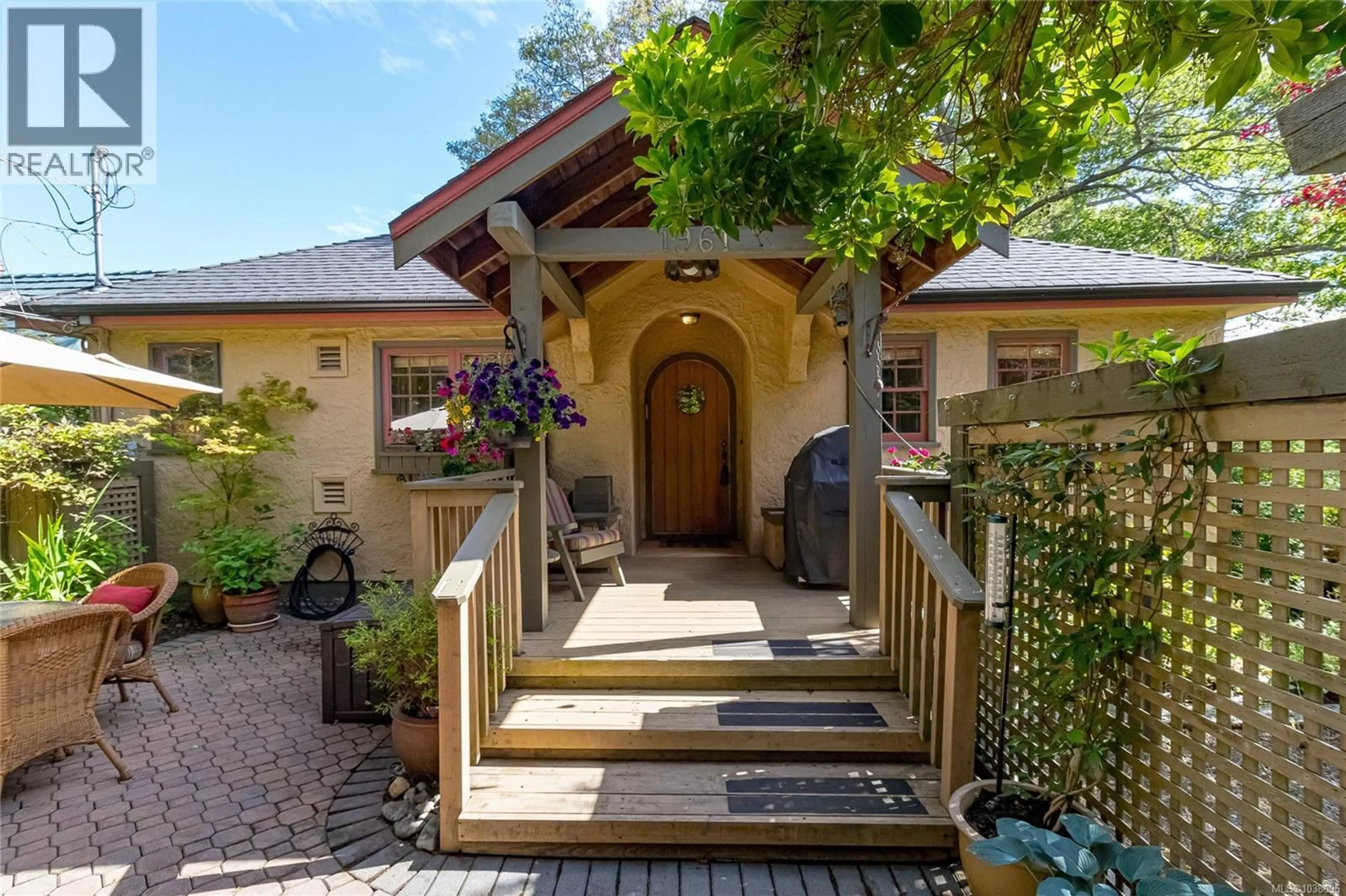Unknown for 1961 WATSON STREET, Saanich British Columbia V8R3H7