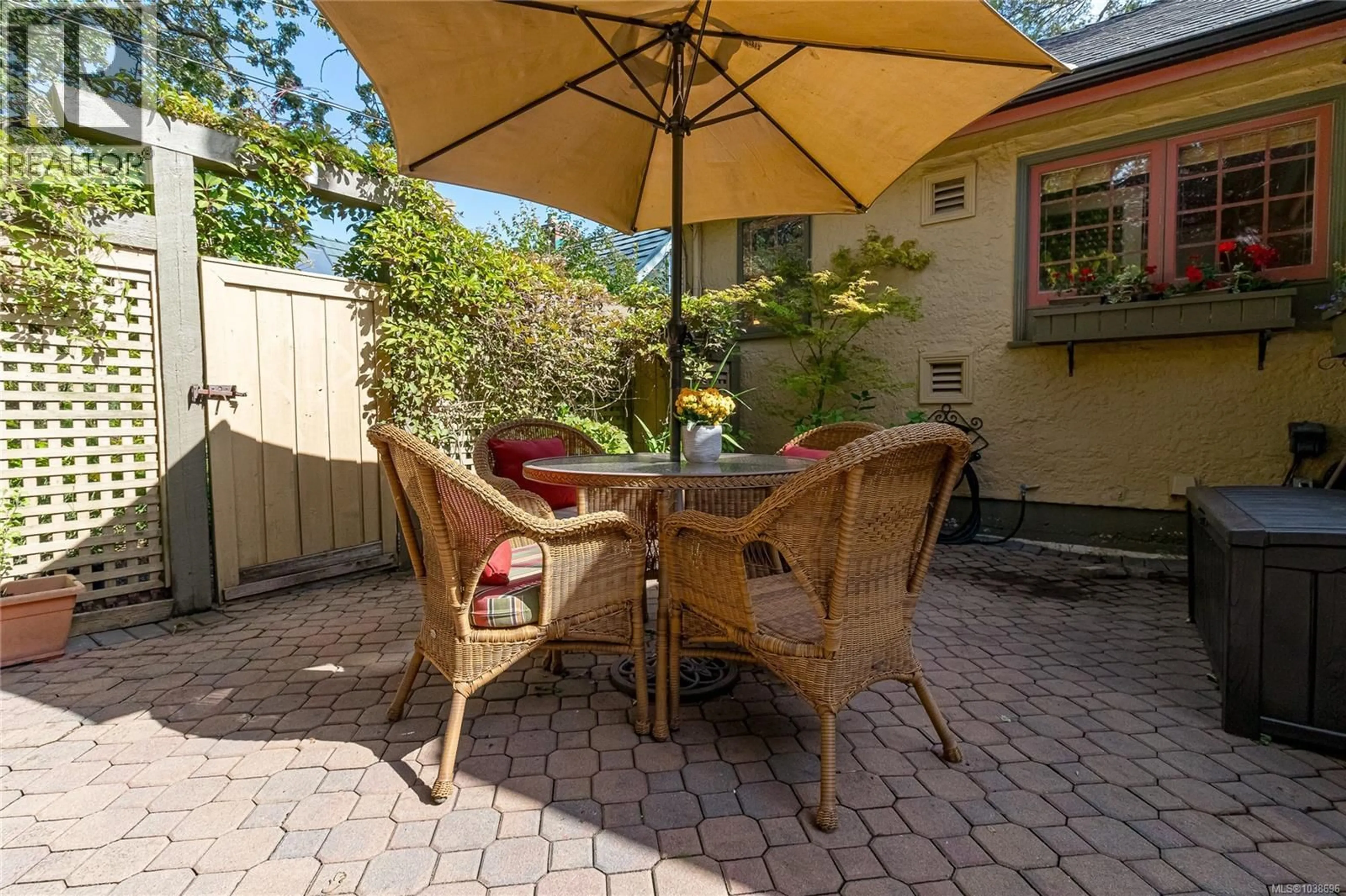Patio, street for 1961 WATSON STREET, Saanich British Columbia V8R3H7