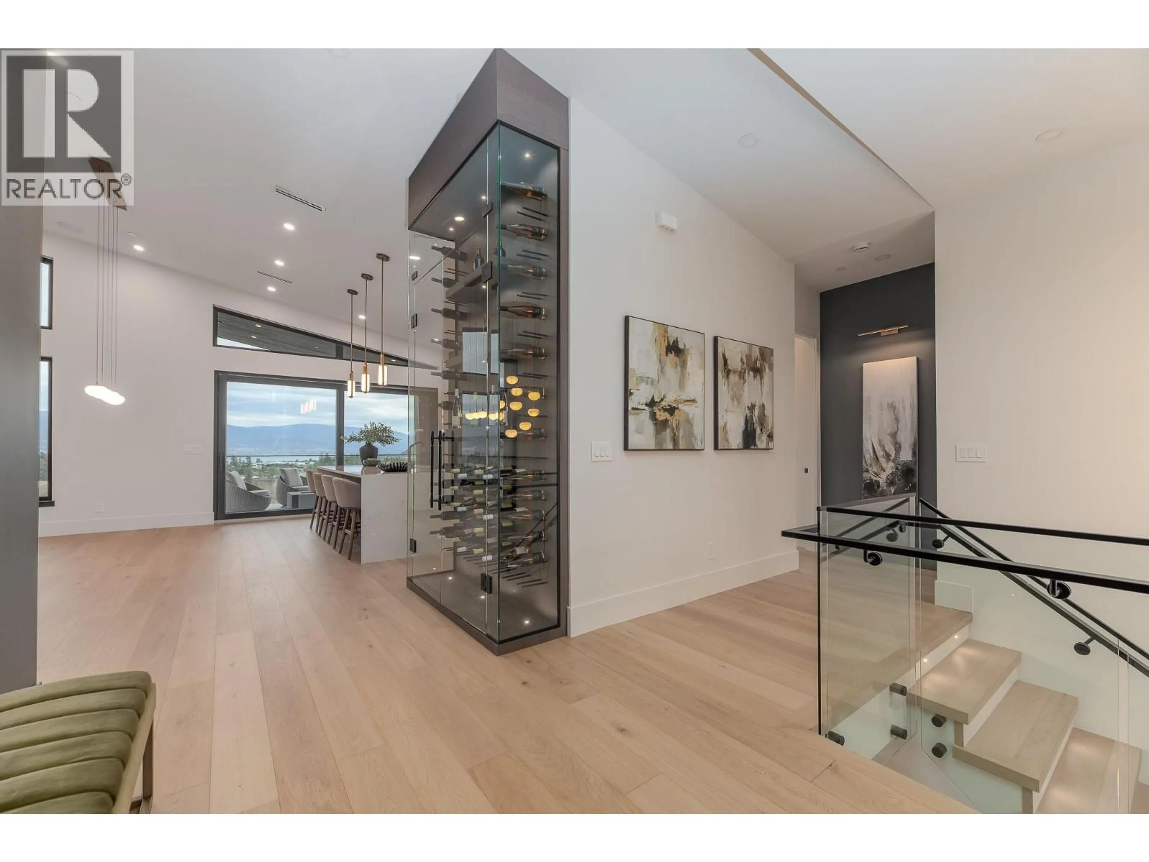 Indoor foyer for 18657 MCKENZIE COURT, Summerland British Columbia V0H1Z3