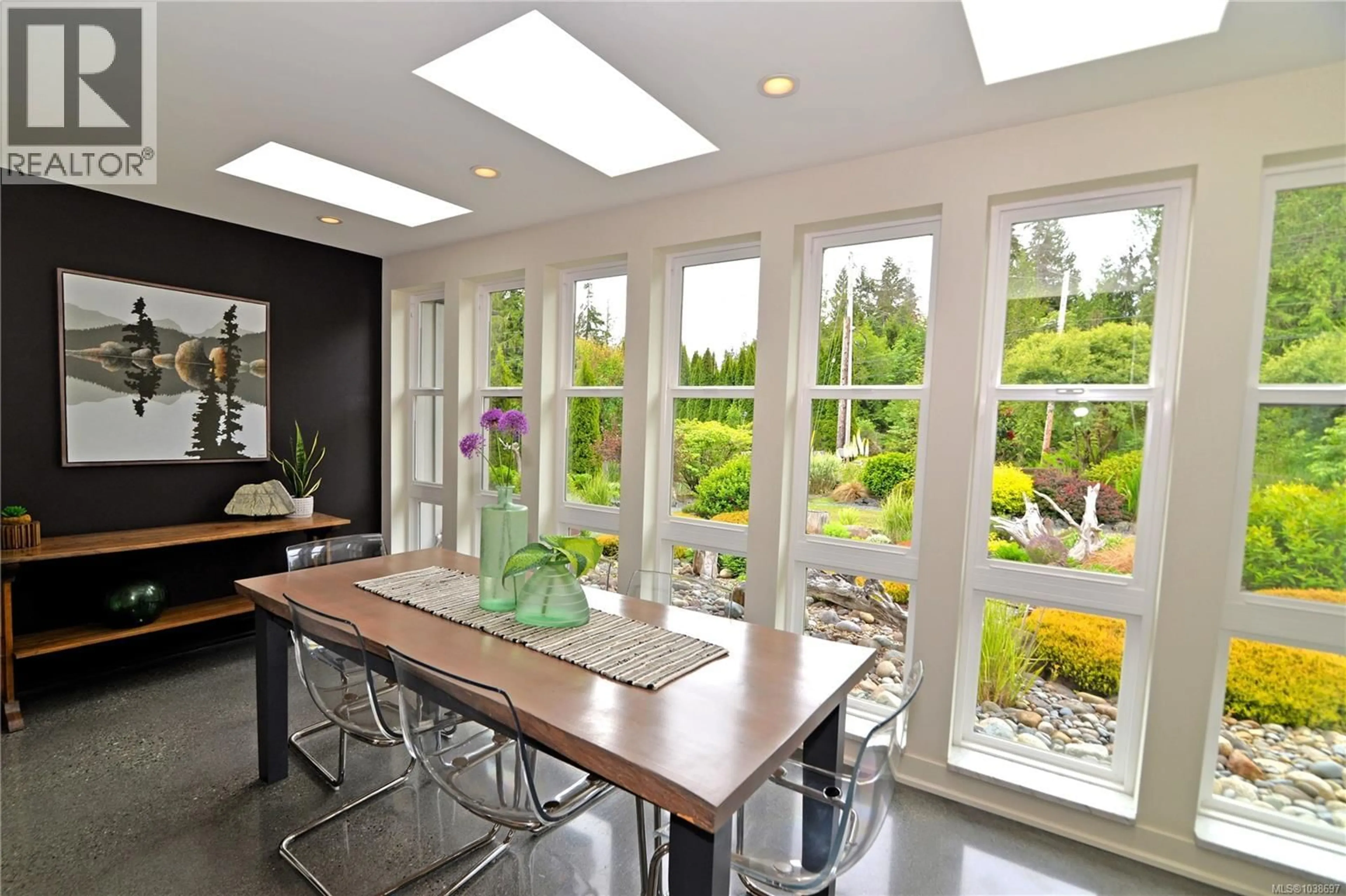 Contemporary kitchen, unknown for 3881 CHARLTON DRIVE, Qualicum Beach British Columbia V9K1Z3