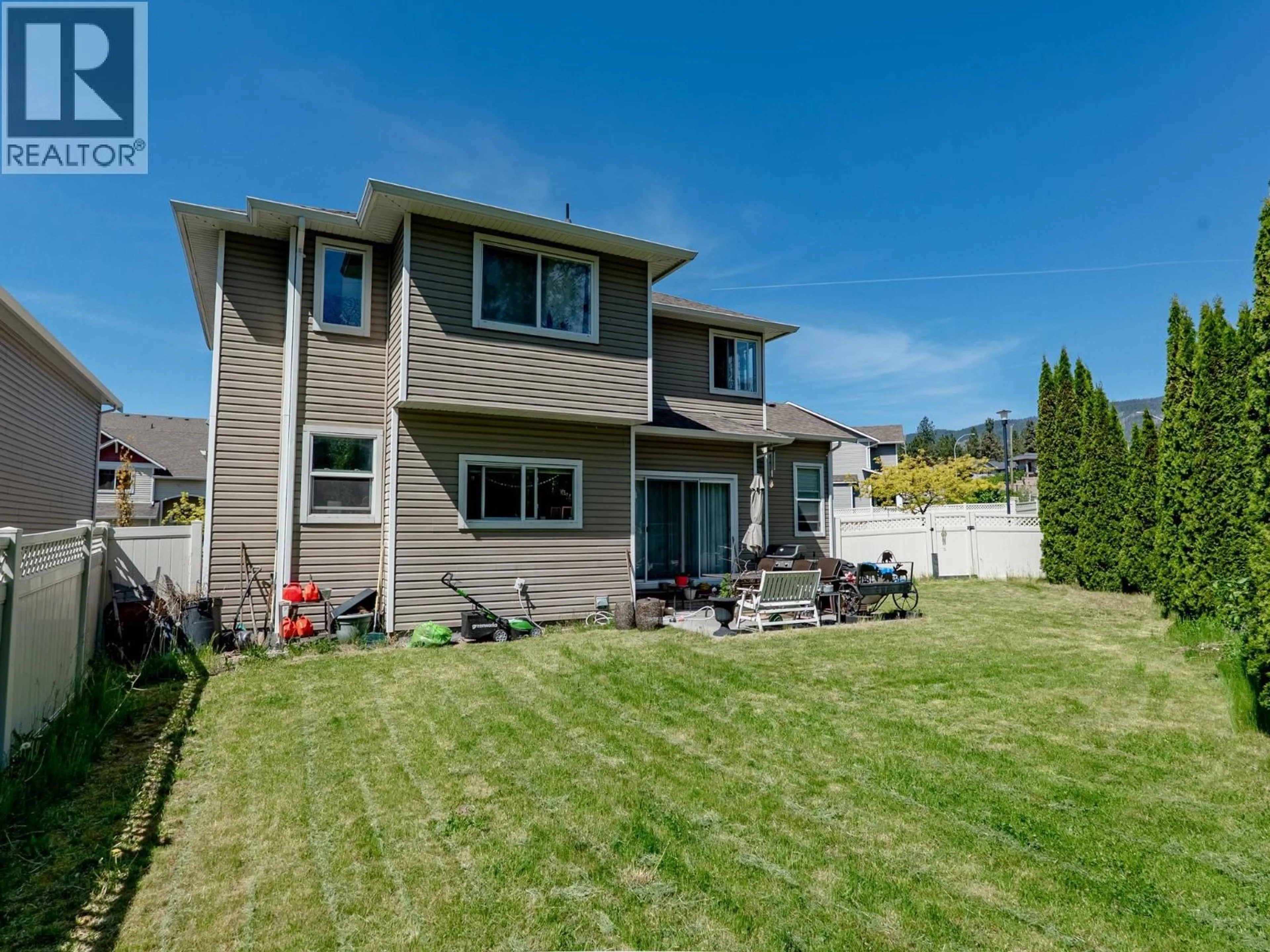 Home with vinyl exterior material, unknown for 2001 ELKRIDGE DRIVE, West Kelowna British Columbia V4T3J8