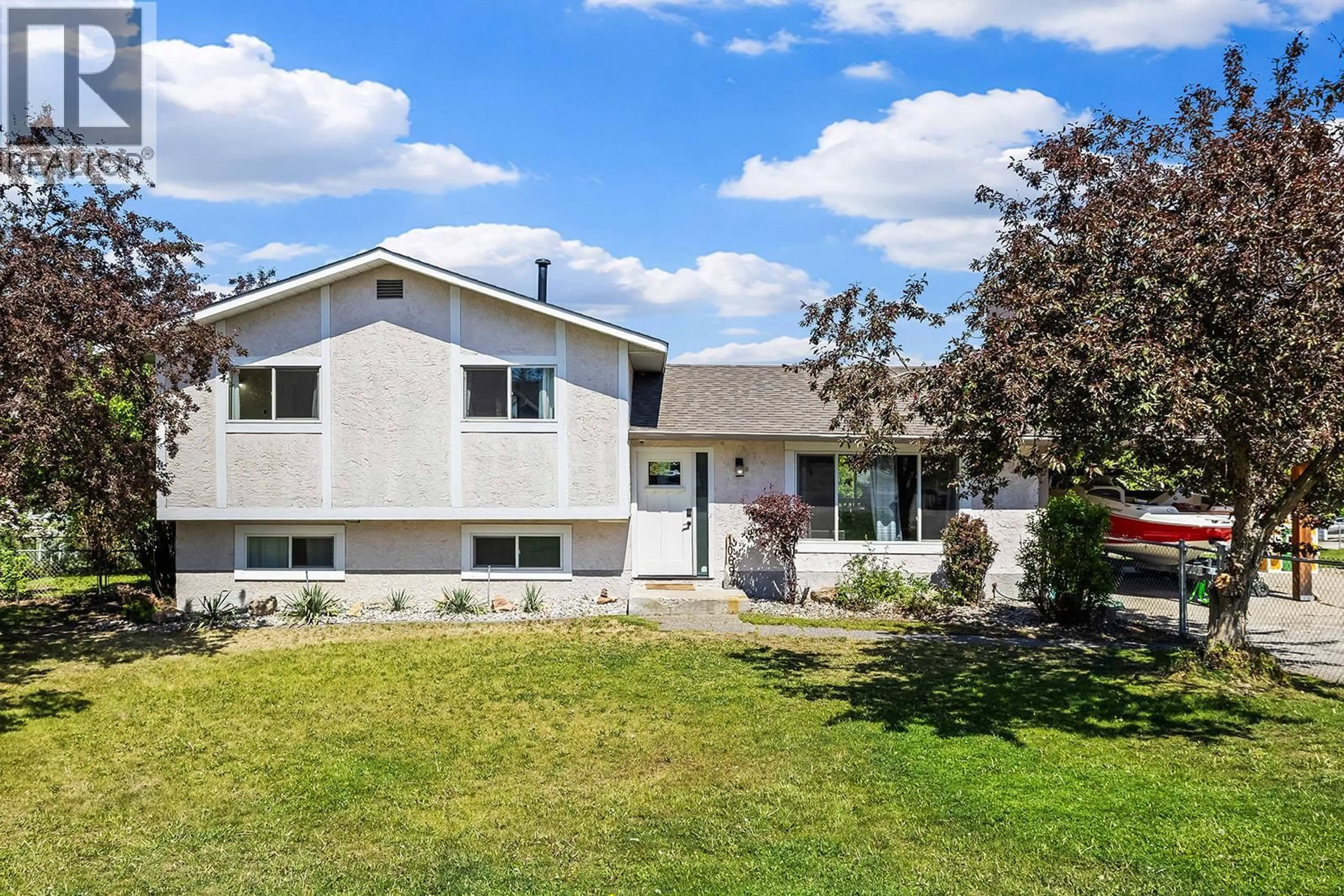 Home with vinyl exterior material, street for 10694 BONNIE DRIVE, Lake Country British Columbia V4V1W1