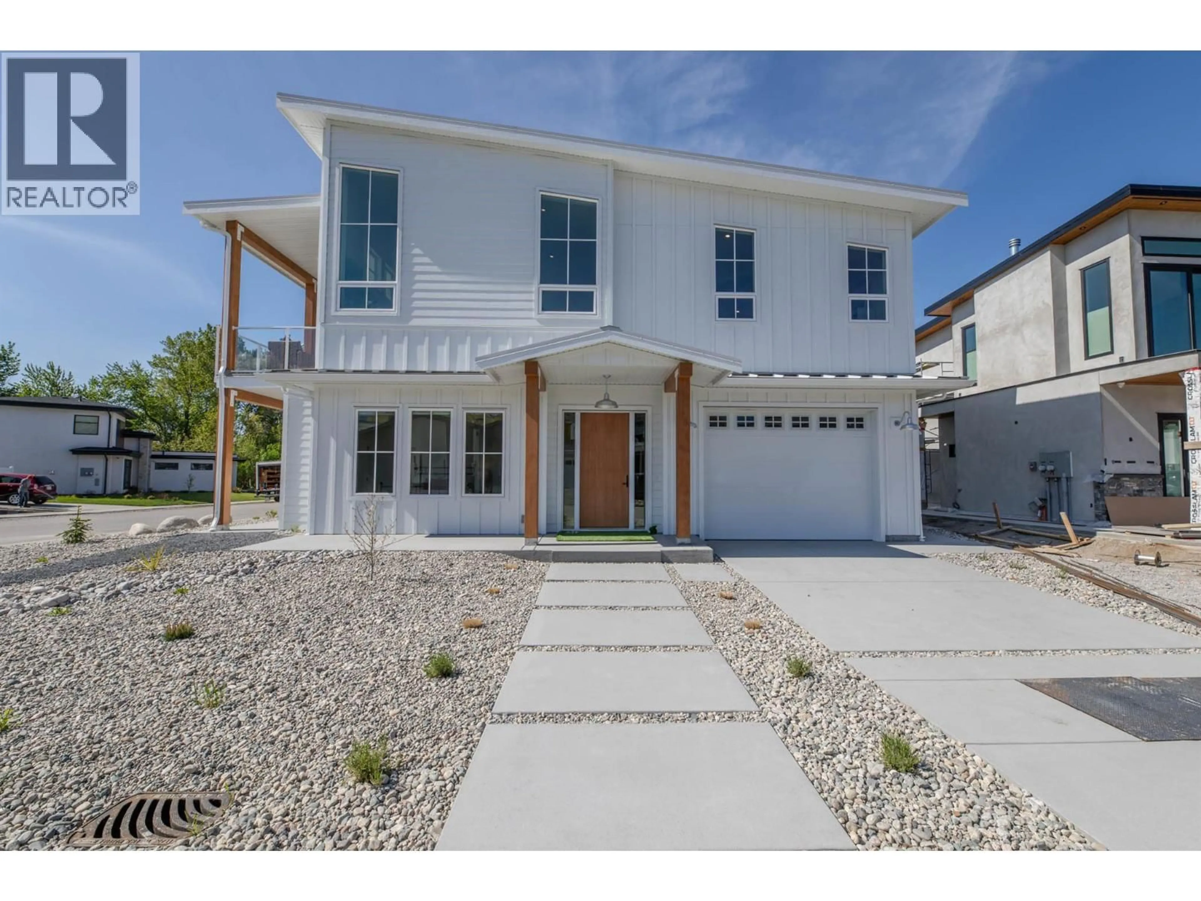 Home with vinyl exterior material, street for 881 LIGHHOUSE LANDING, Summerland British Columbia V0H1Z9