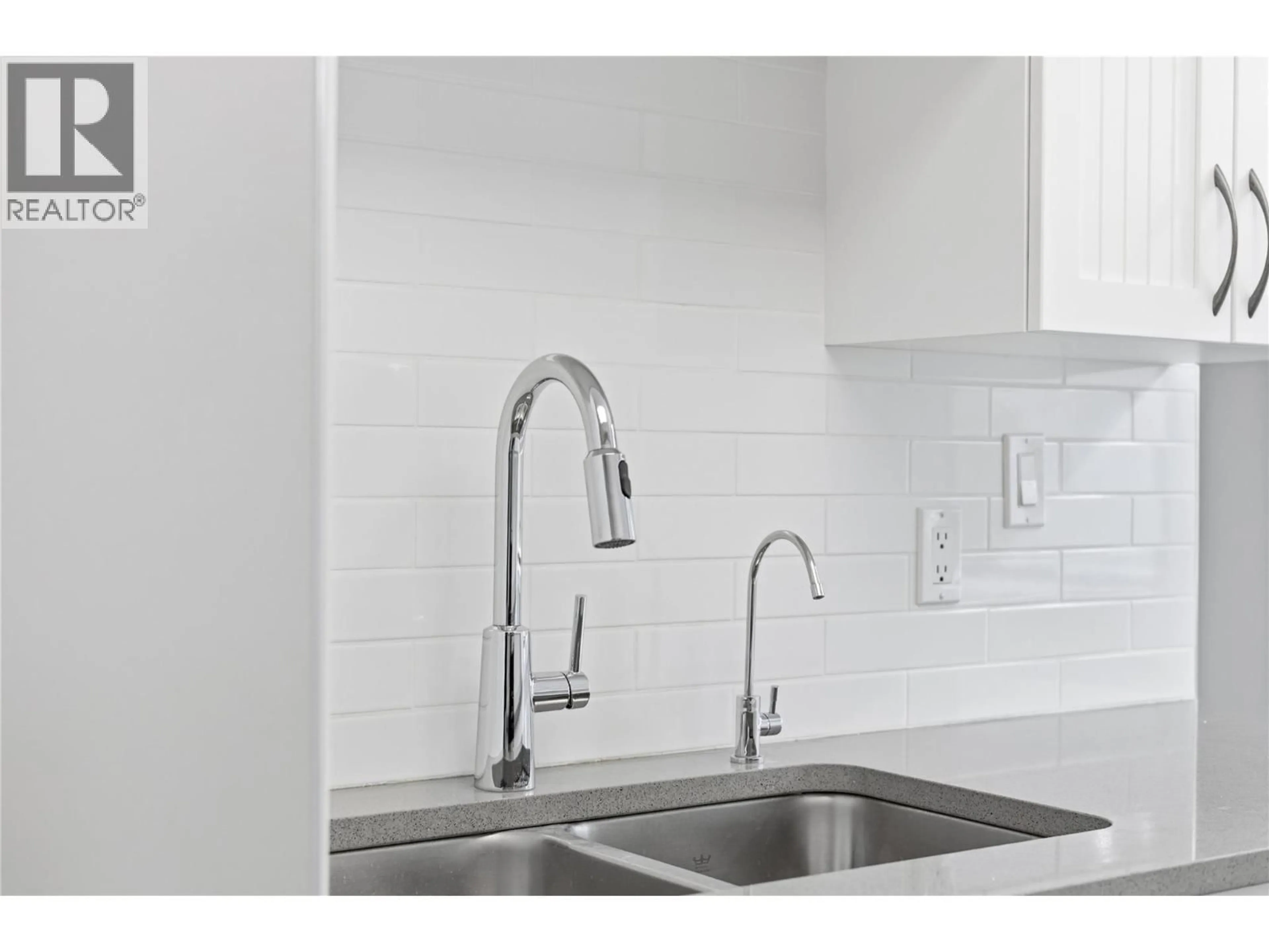 Standard kitchen, ceramic/tile floor for 1 - 14004 VICTORIA OTHER NORTH, Summerland British Columbia V0H1Z0