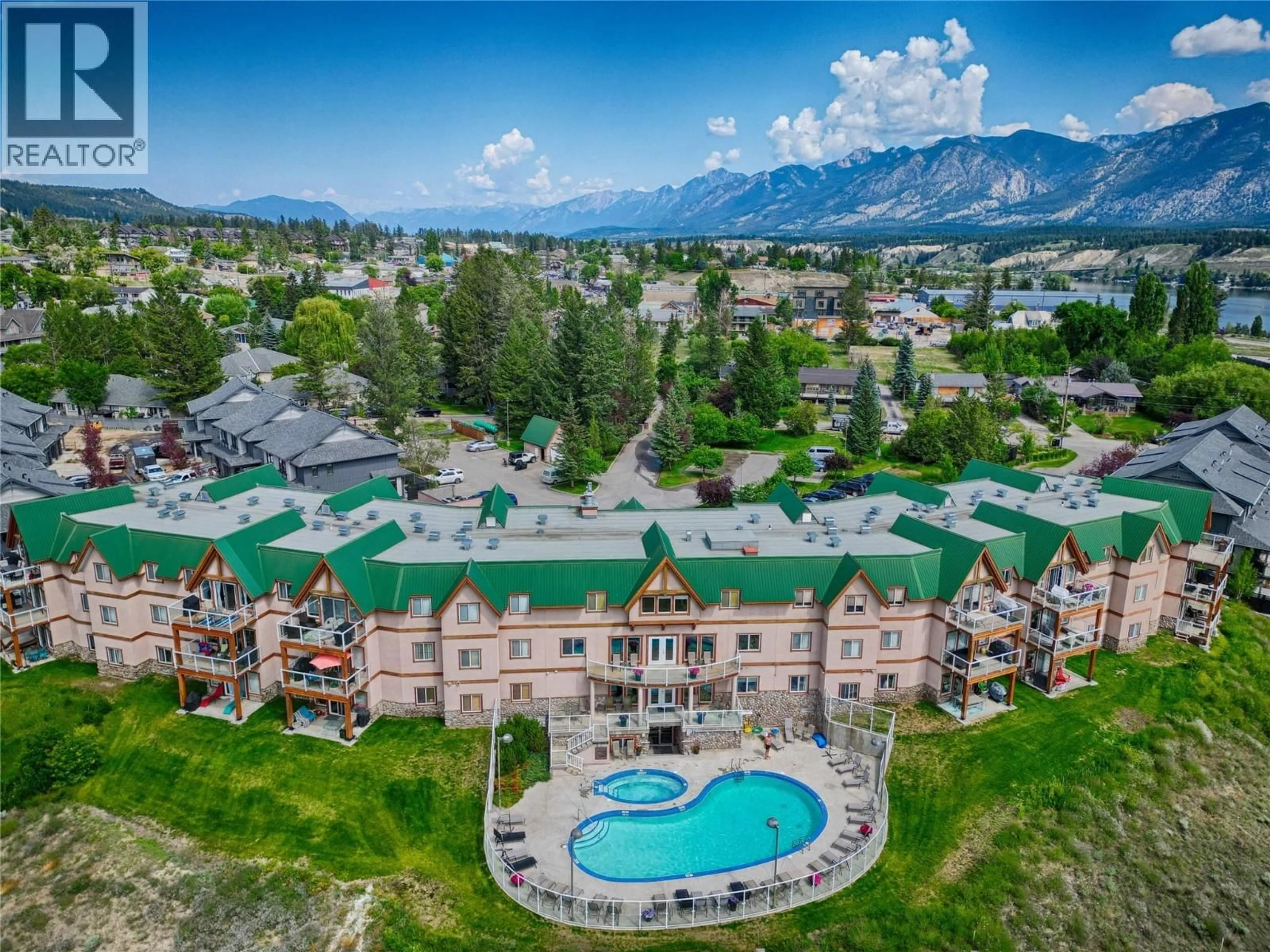 A pic from outside/outdoor area/front of a property/back of a property/a pic from drone, mountain view for 336B - 701 14A CRESCENT, Invermere British Columbia V0A1K0