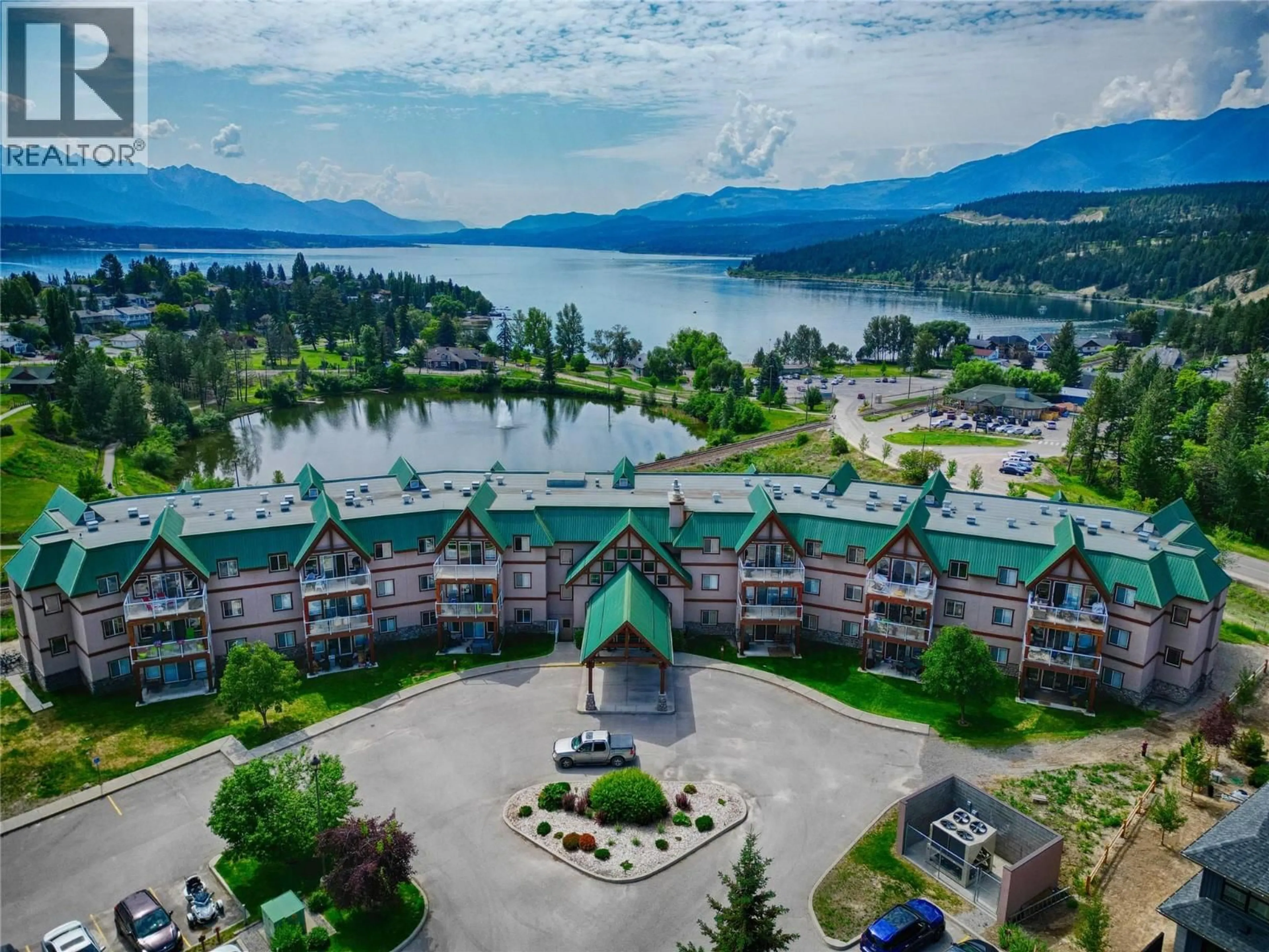 A pic from outside/outdoor area/front of a property/back of a property/a pic from drone, water/lake/river/ocean view for 336B - 701 14A CRESCENT, Invermere British Columbia V0A1K0