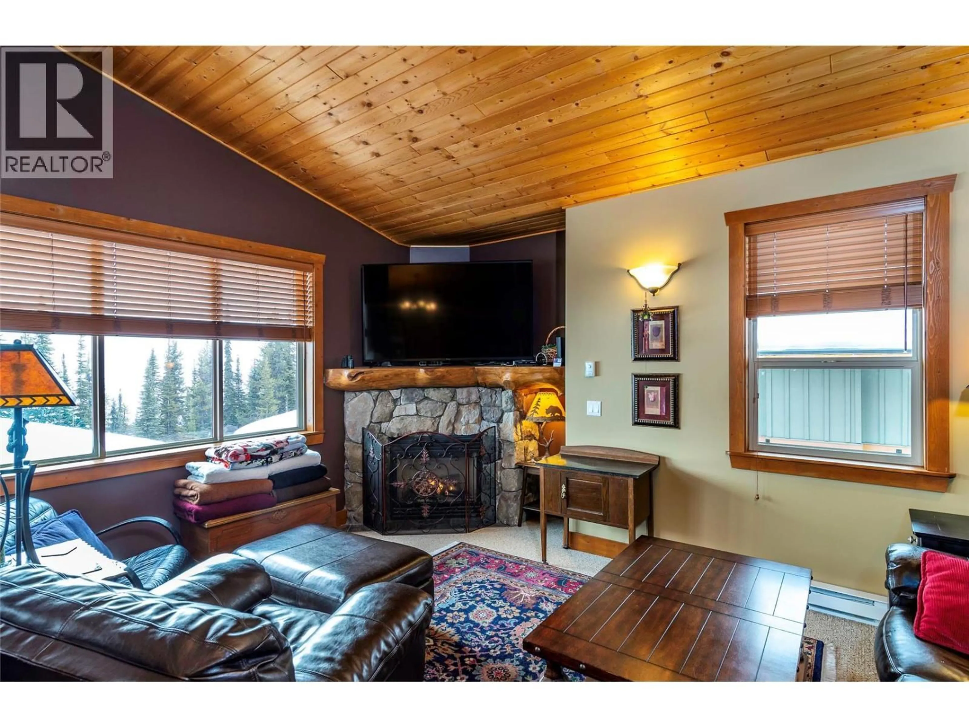Home theater for 12 - 5940 SNOWPINES WAY, Big White British Columbia V1P1P3