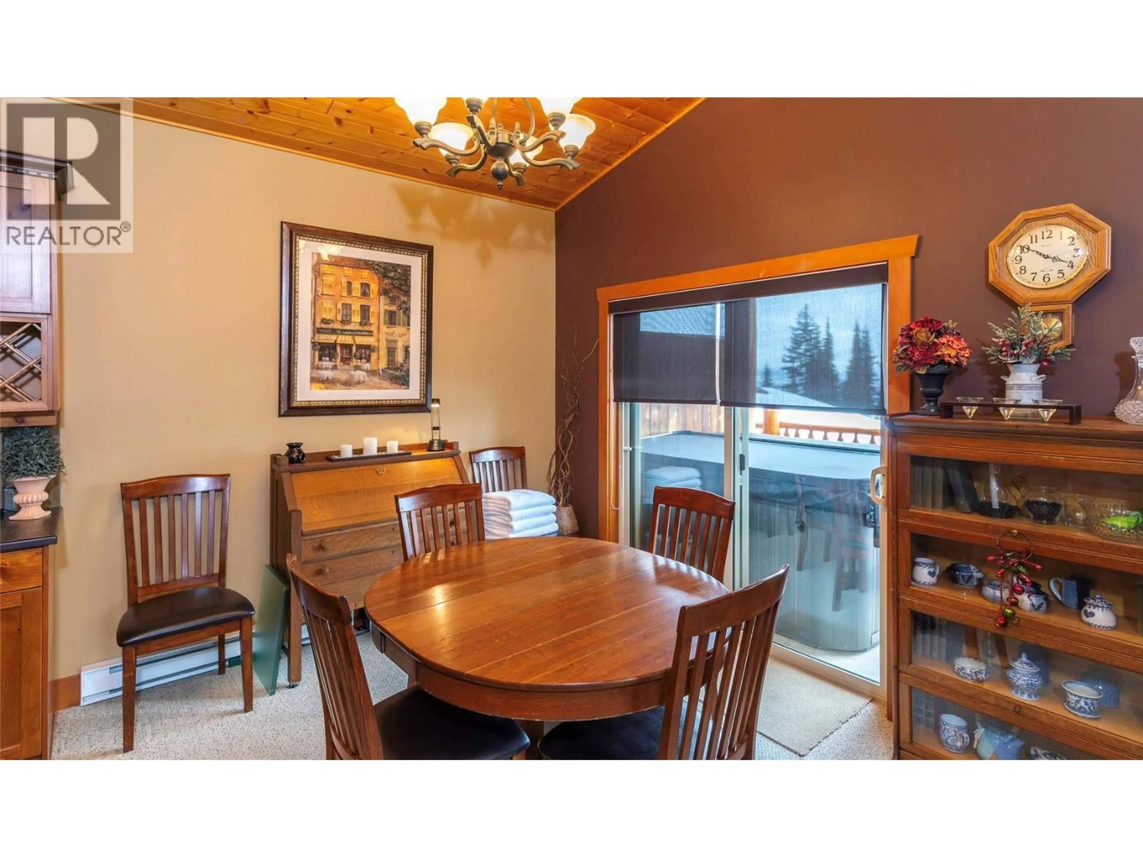 Dining room, wood/laminate floor for 12 - 5940 SNOWPINES WAY, Big White British Columbia V1P1P3