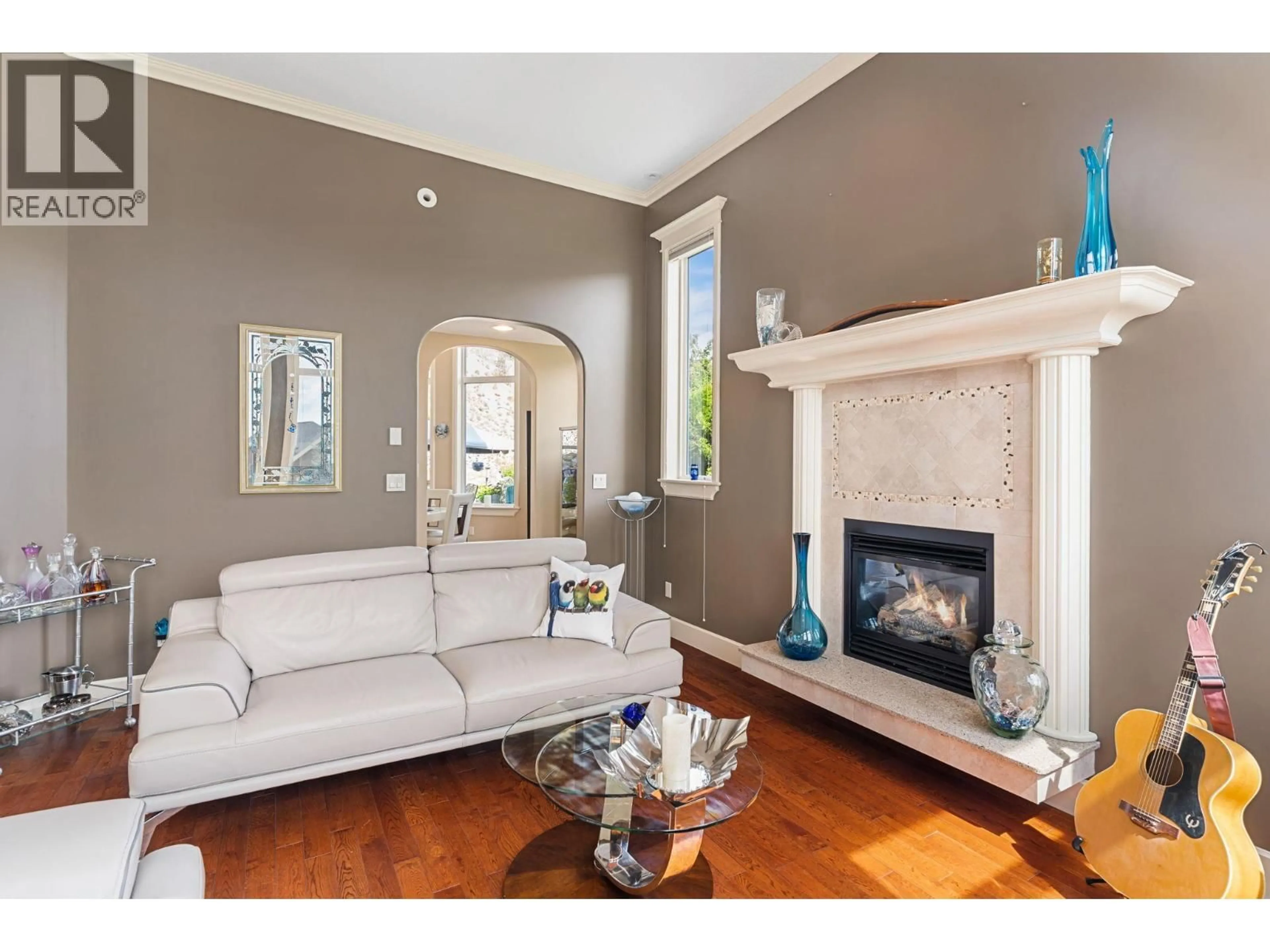 Living room with furniture, unknown for 1011 FOOTHILLS COURT, Vernon British Columbia V1B3Z5