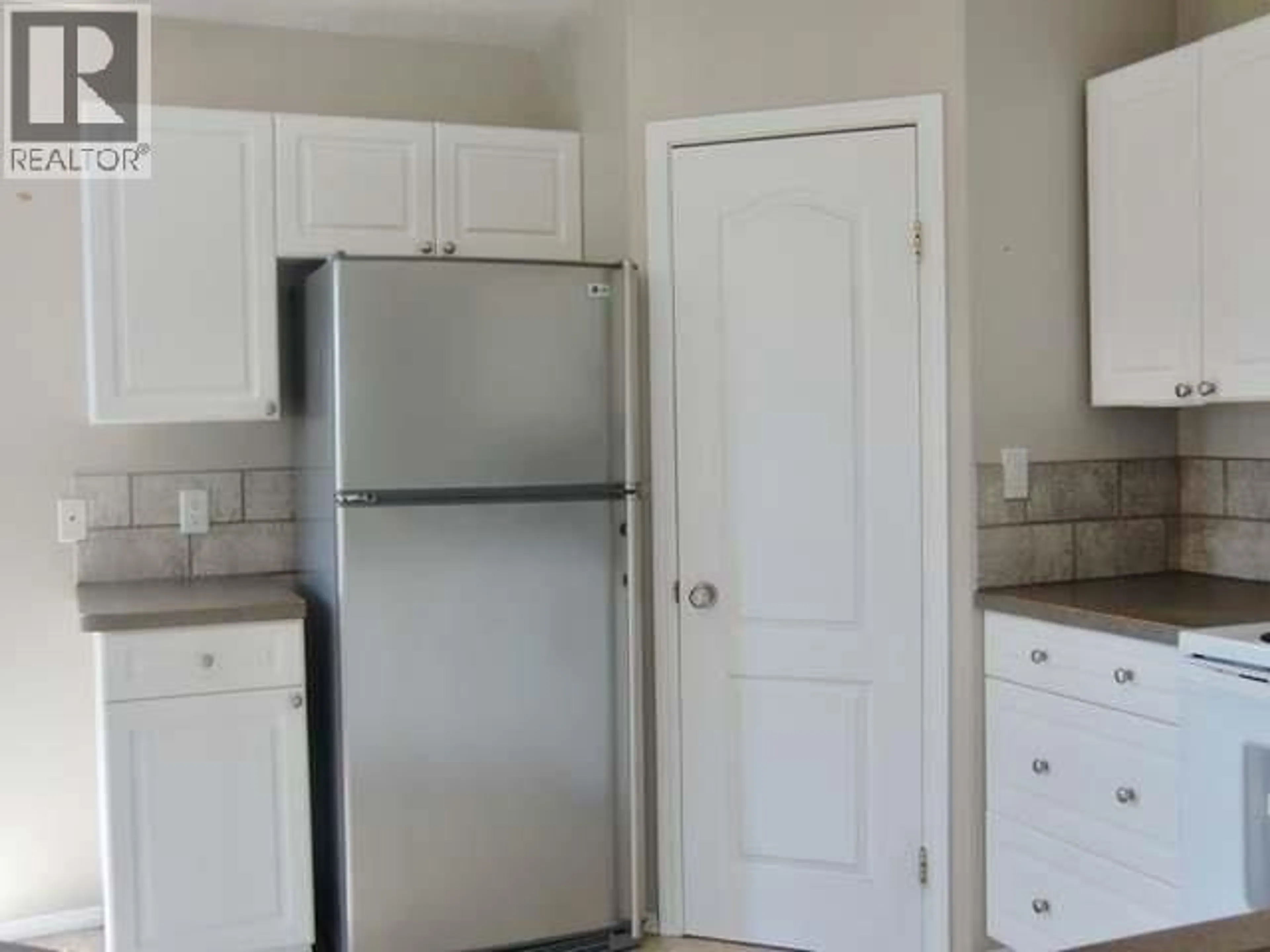 Standard kitchen, unknown for 509 99 AVENUE, Dawson Creek British Columbia V1G1T2