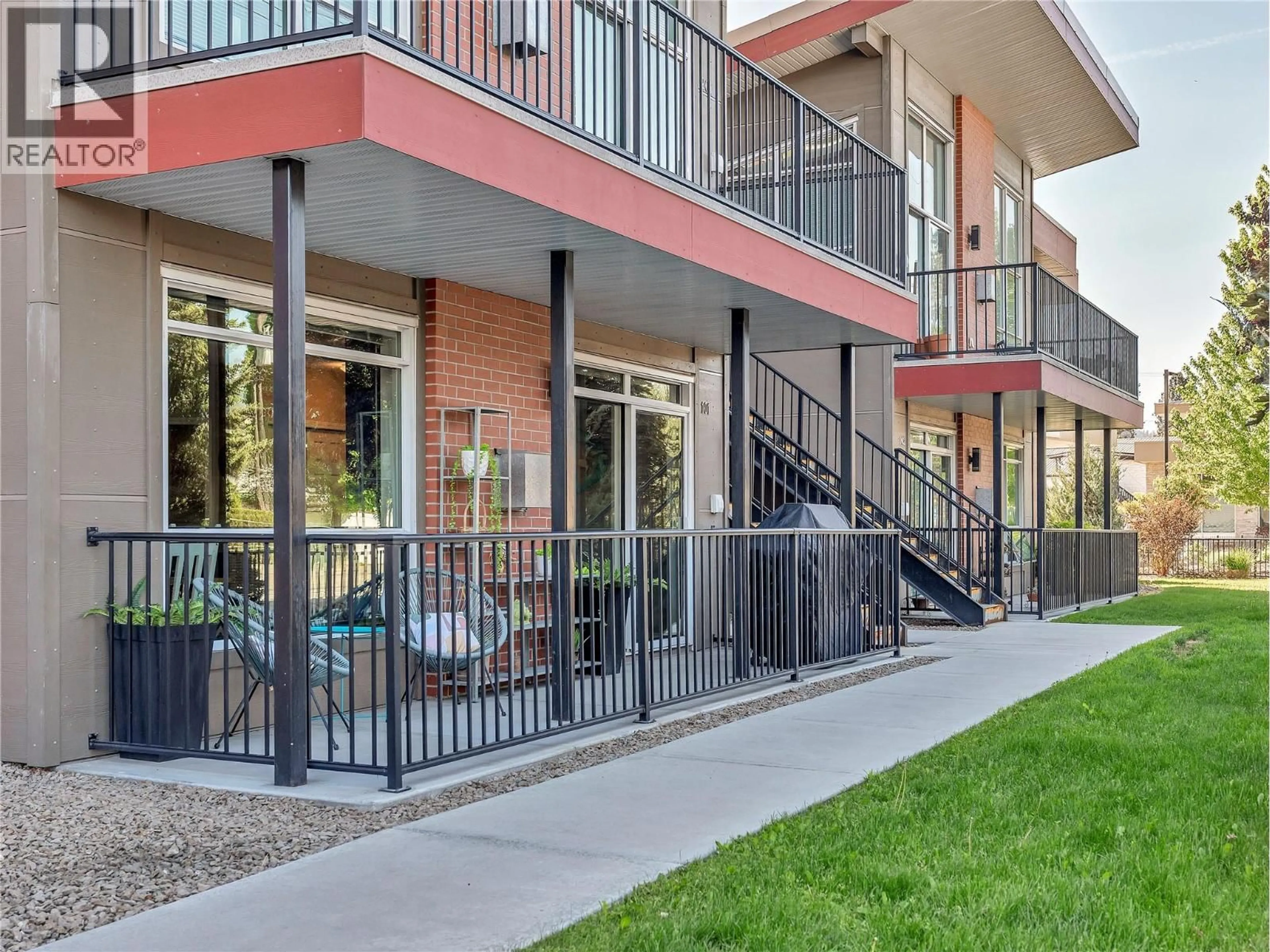 Patio, street for 101 - 3388 SKAHA LAKE ROAD, Penticton British Columbia V2A6G4