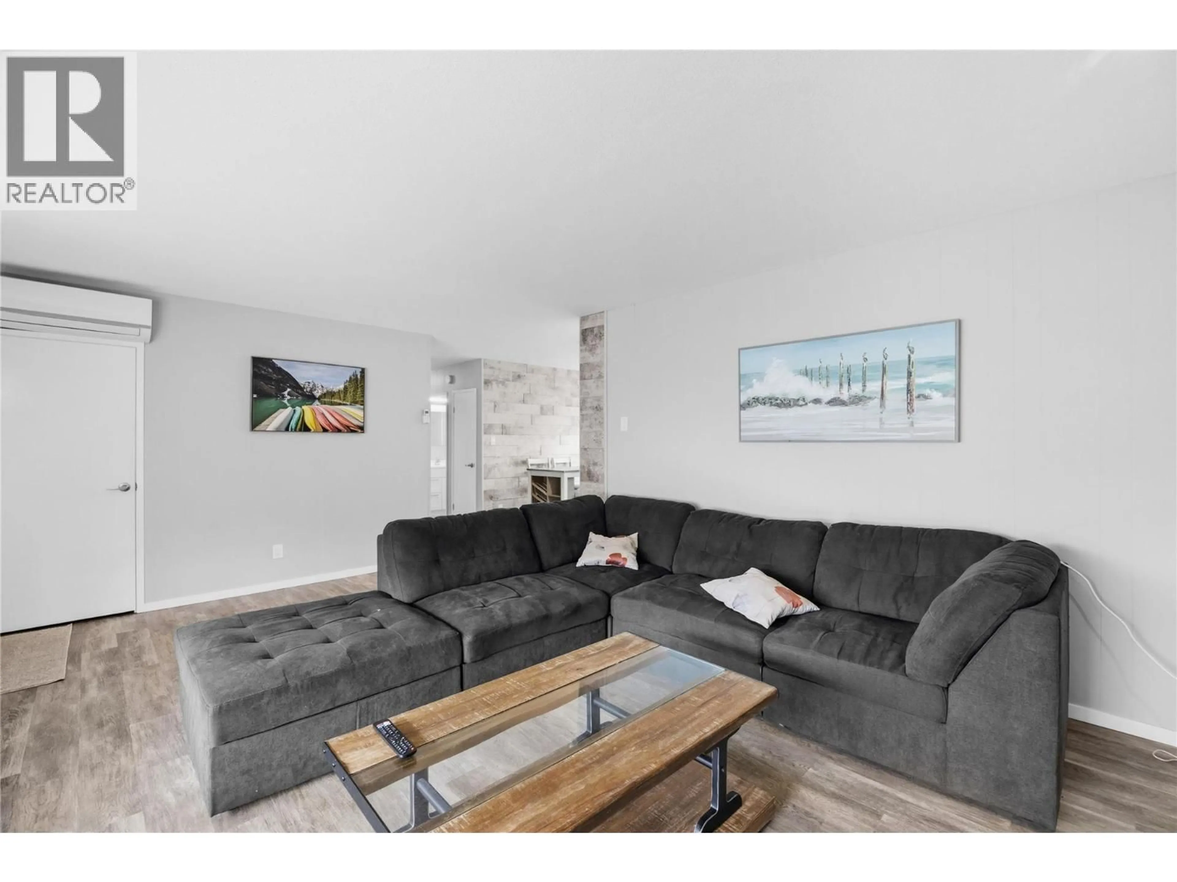 Living room with furniture, unknown for 809 MAIN STREET, Okanagan Falls British Columbia V0H1R4