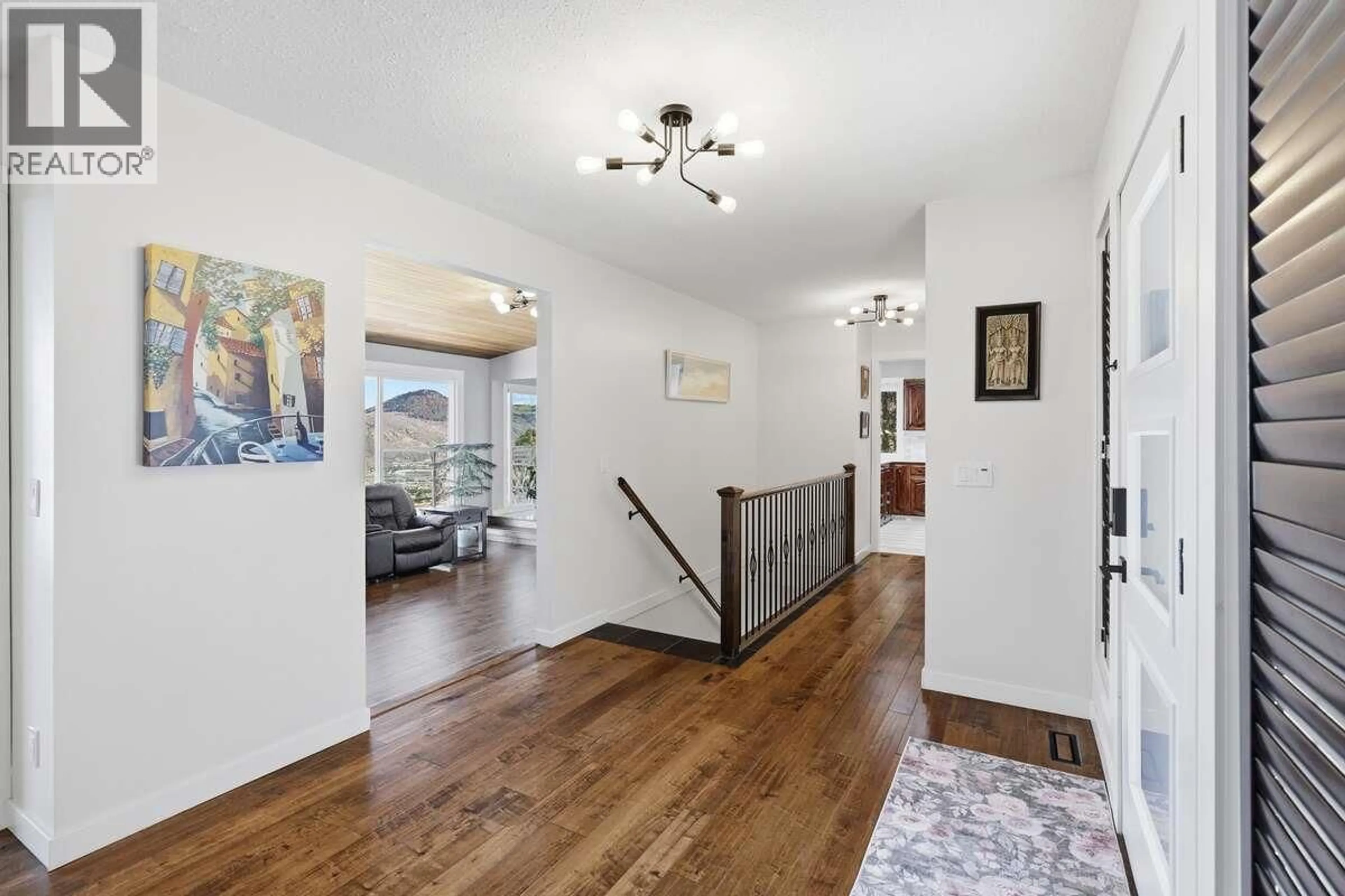 Indoor entryway for 420 GLENEAGLES DRIVE, Kamloops British Columbia V2E1Z4