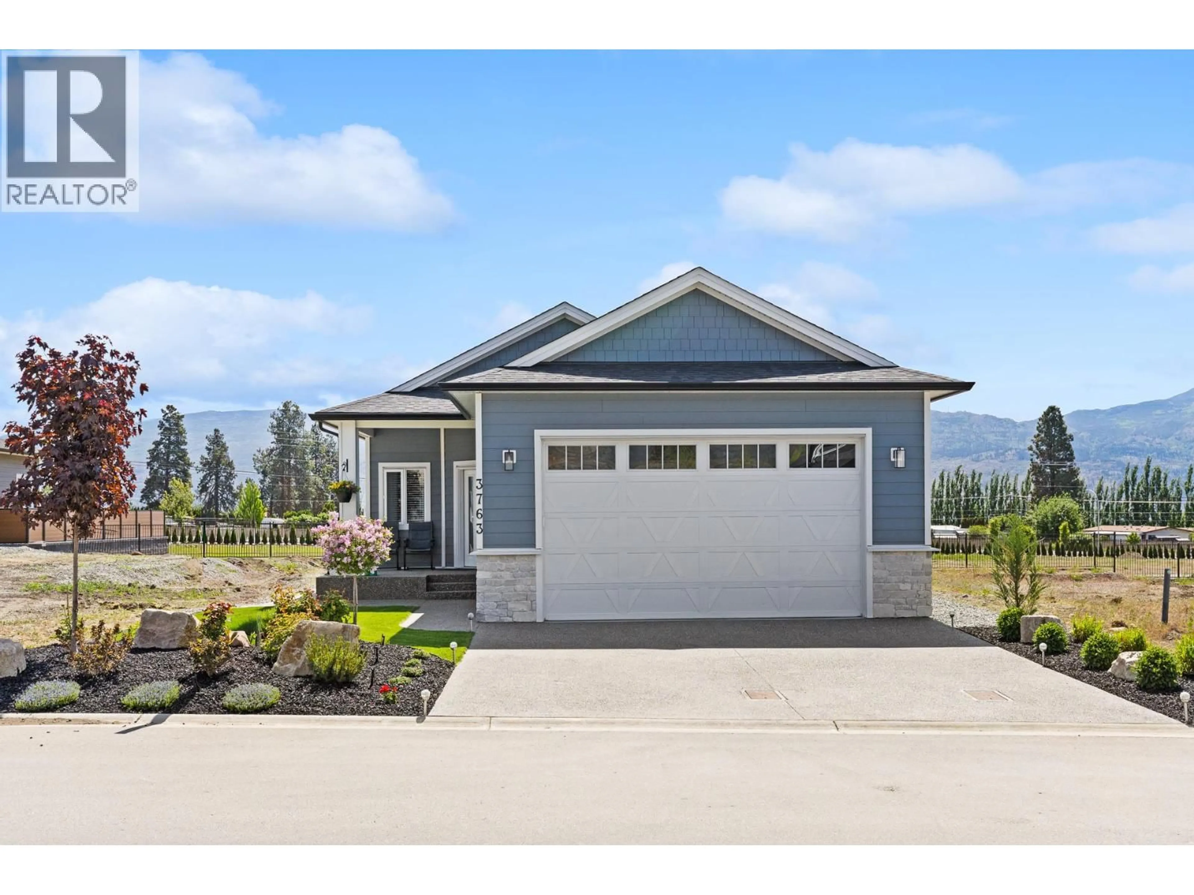 Home with vinyl exterior material, water/lake/river/ocean view for 3763 ST. JAMES DRIVE, West Kelowna British Columbia V4T0G3
