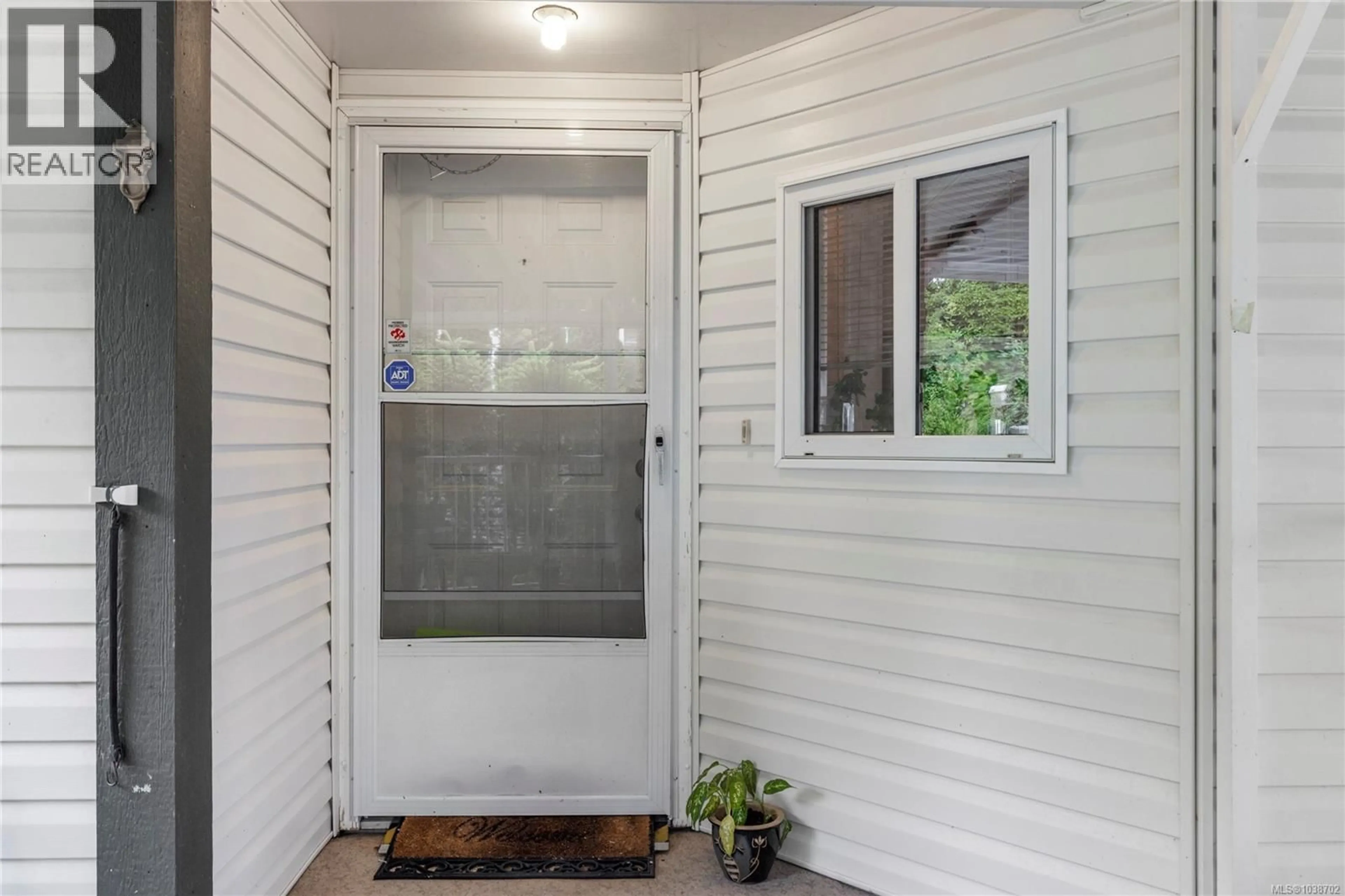 Indoor entryway for 1948 VALLEY OAK DRIVE, Nanaimo British Columbia V9R6N1