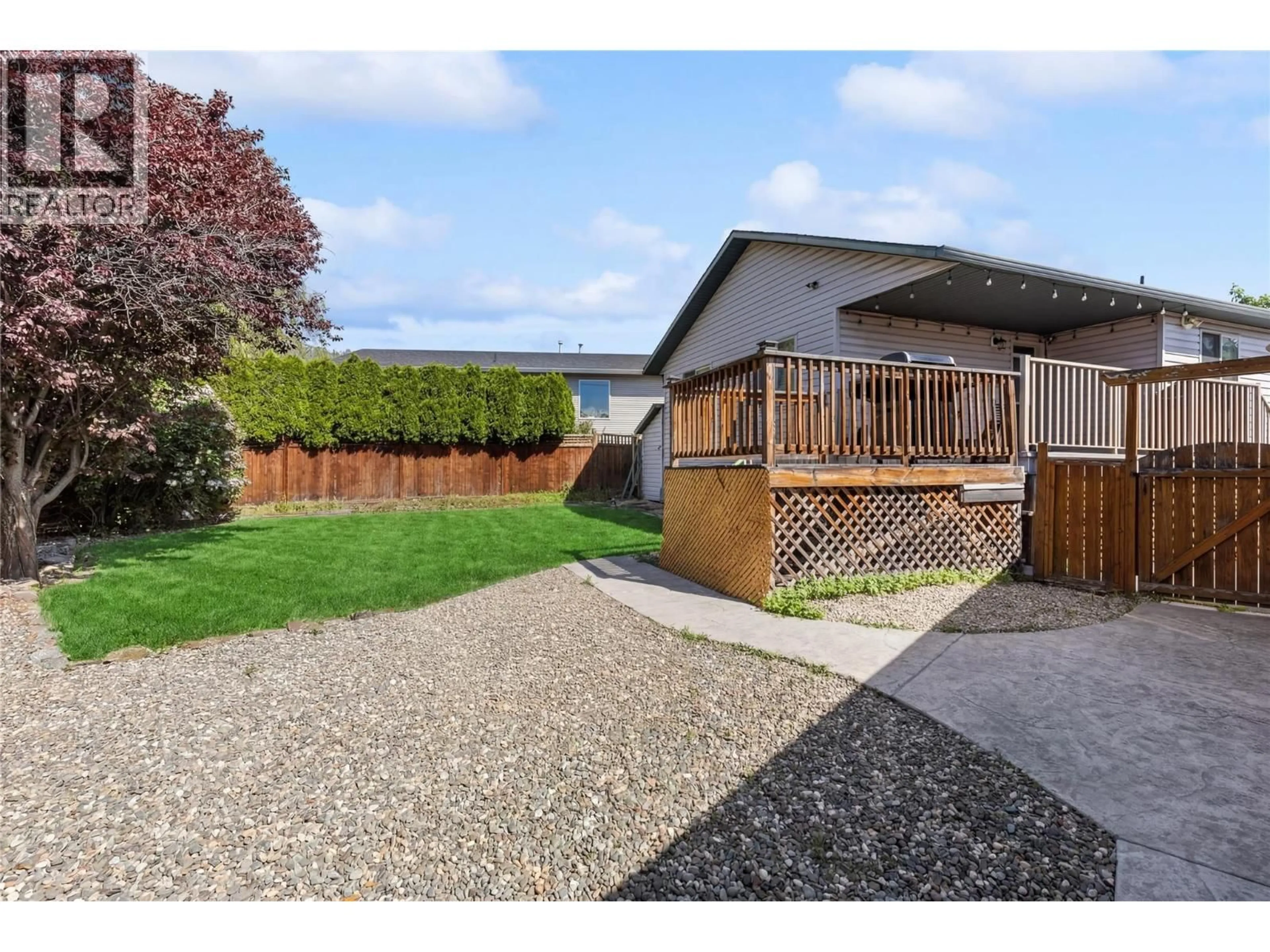 A pic from outside/outdoor area/front of a property/back of a property/a pic from drone, street for 198 RITCHIE COURT, Kelowna British Columbia V1V2A8
