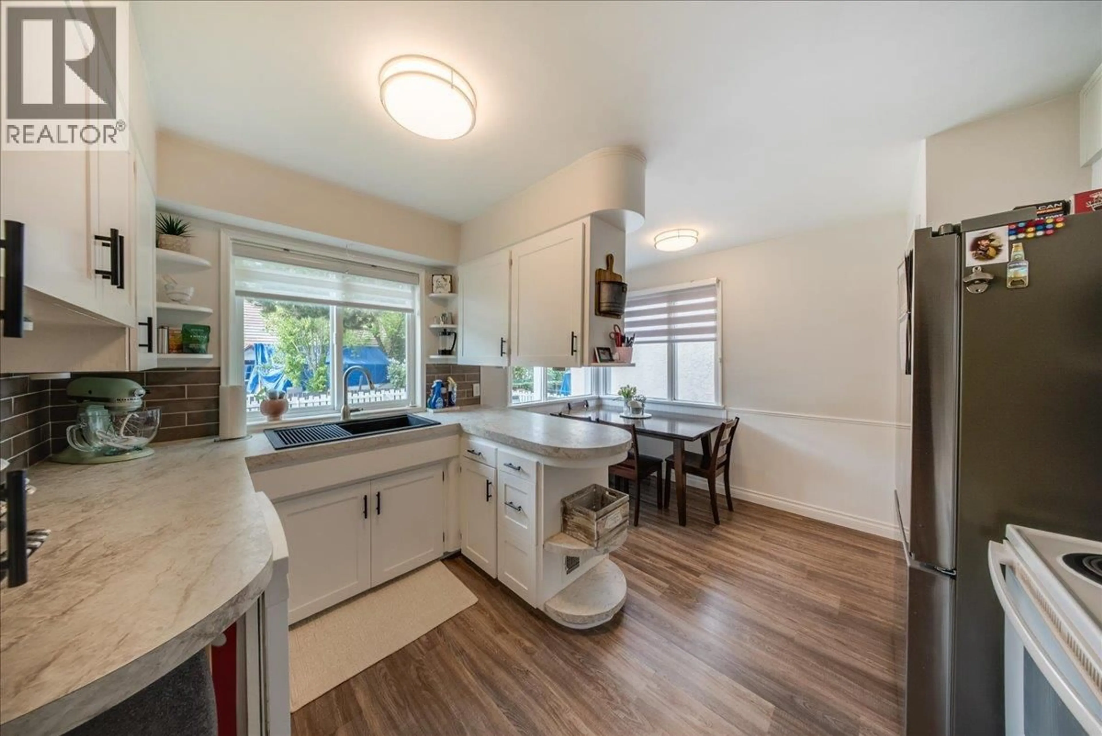Open concept kitchen, unknown for 2120 SIXTH AVENUE, Trail British Columbia V1R3B7