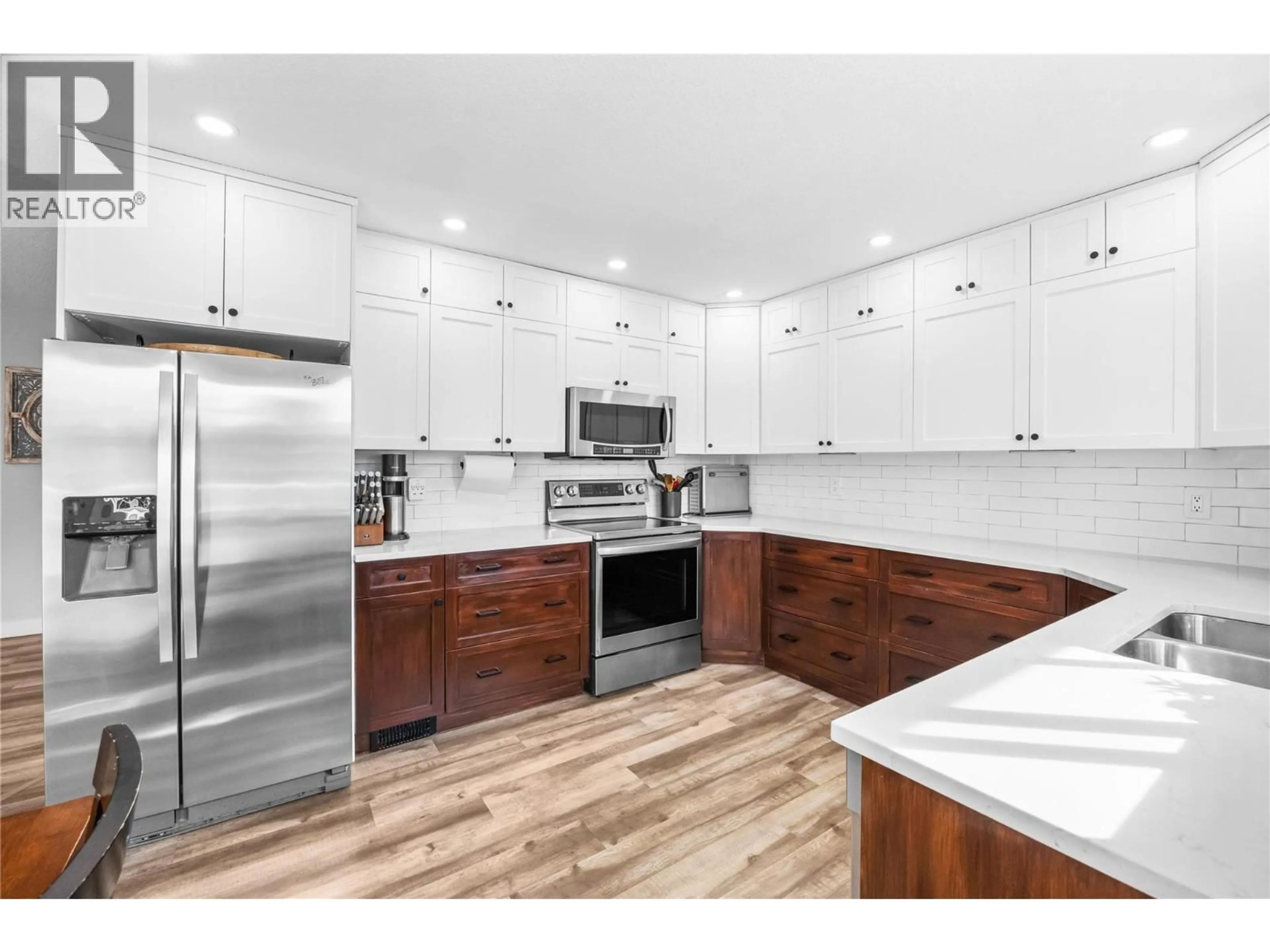 Open concept kitchen, unknown for 2520 EVERGREEN DRIVE, Penticton British Columbia V2A7Y2