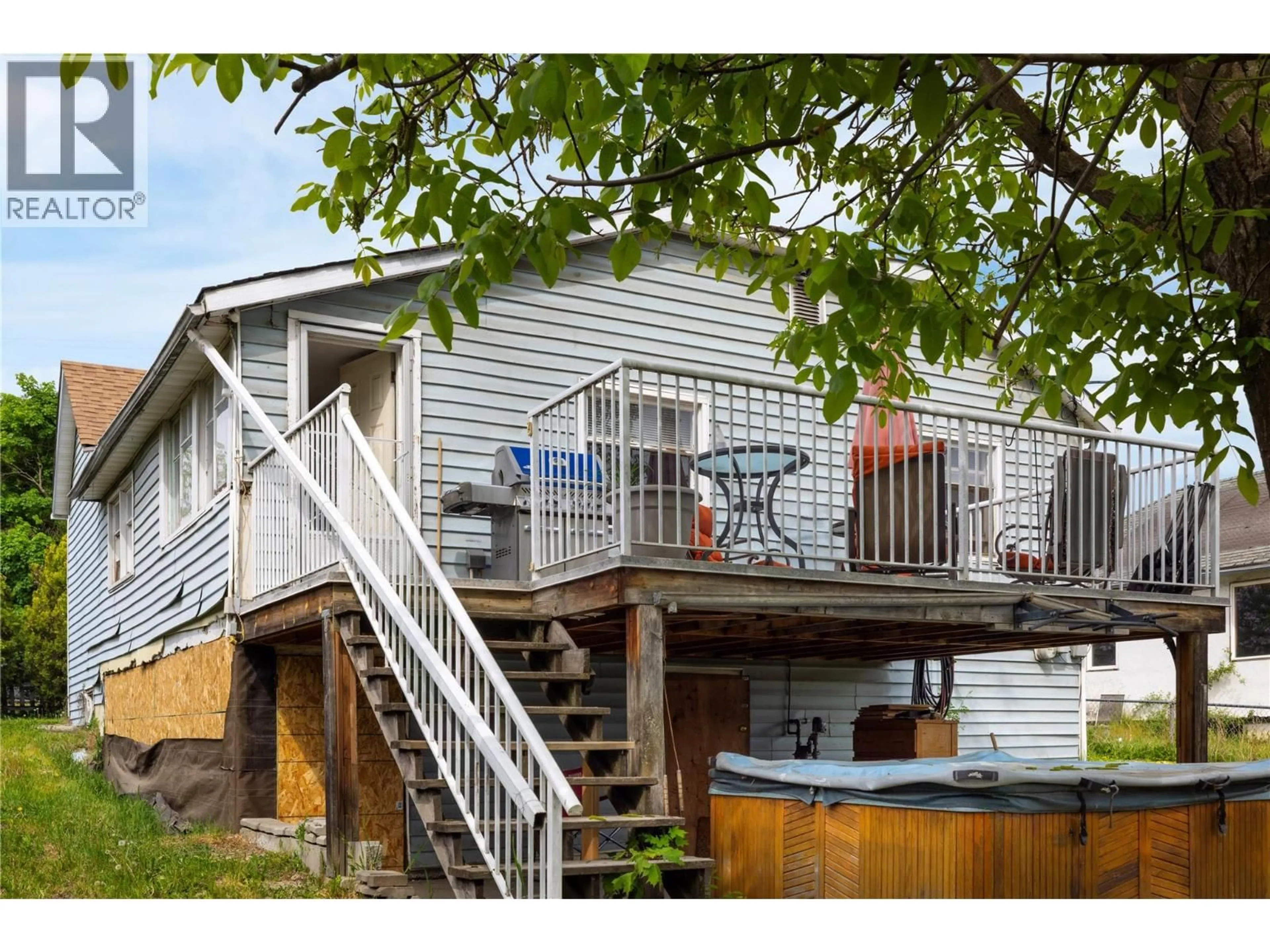 Home with vinyl exterior material, street for 4213 34TH STREET, Vernon British Columbia V1T5Y5