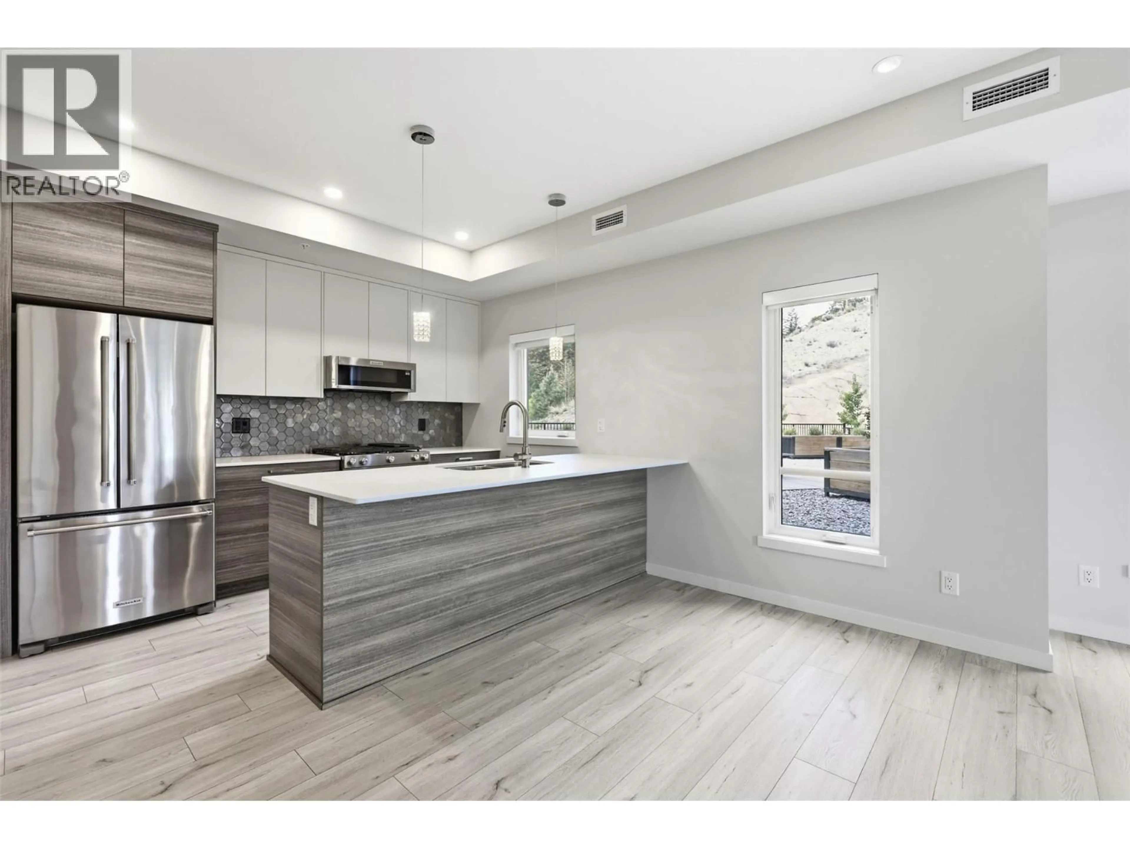 Open concept kitchen, unknown for 2101 - 1405 SPRINGHILL DRIVE, Kamloops British Columbia V2C0B4