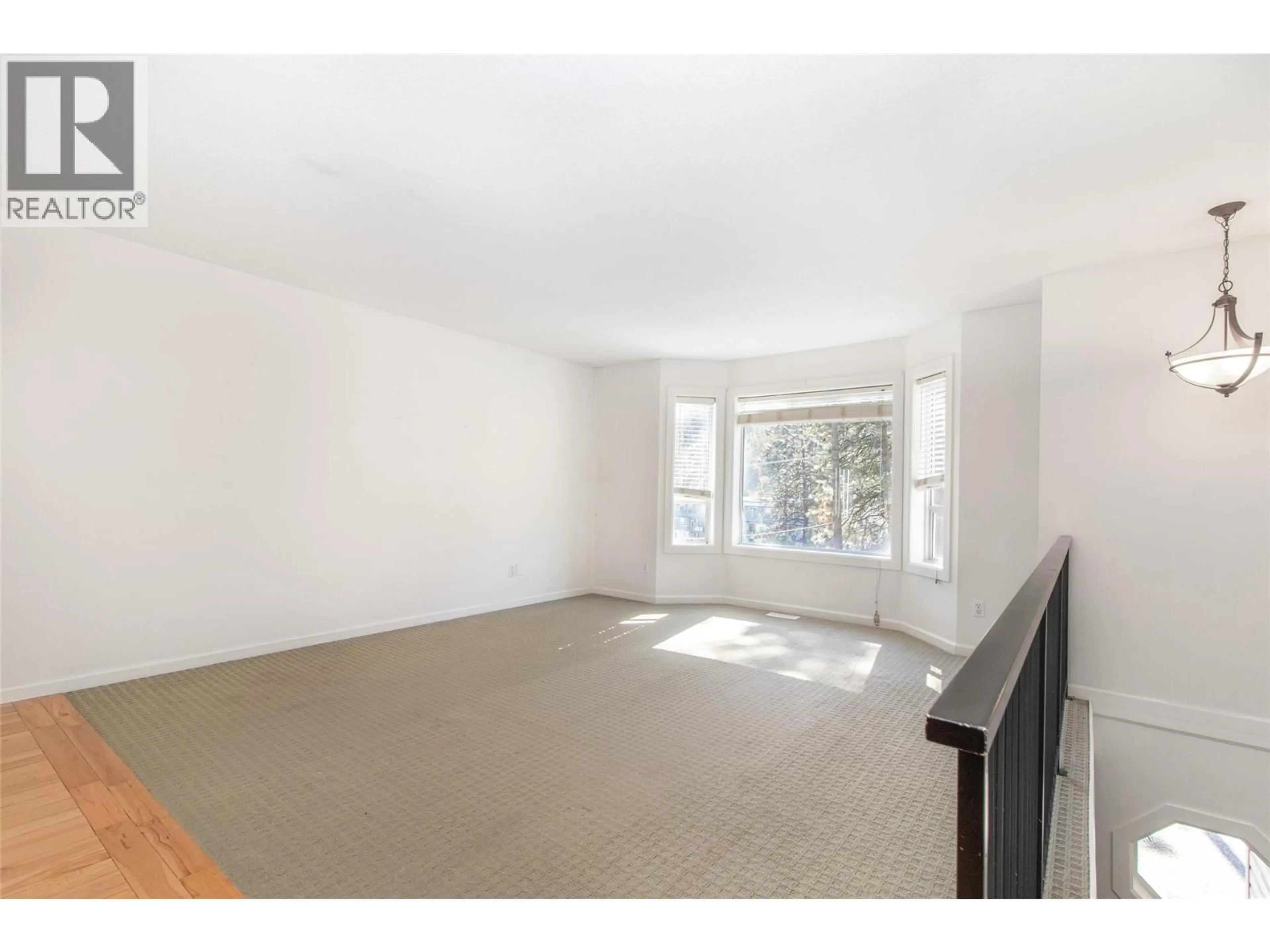 A pic of a room for 477 CLIFTON ROAD, Kelowna British Columbia V1V1A6