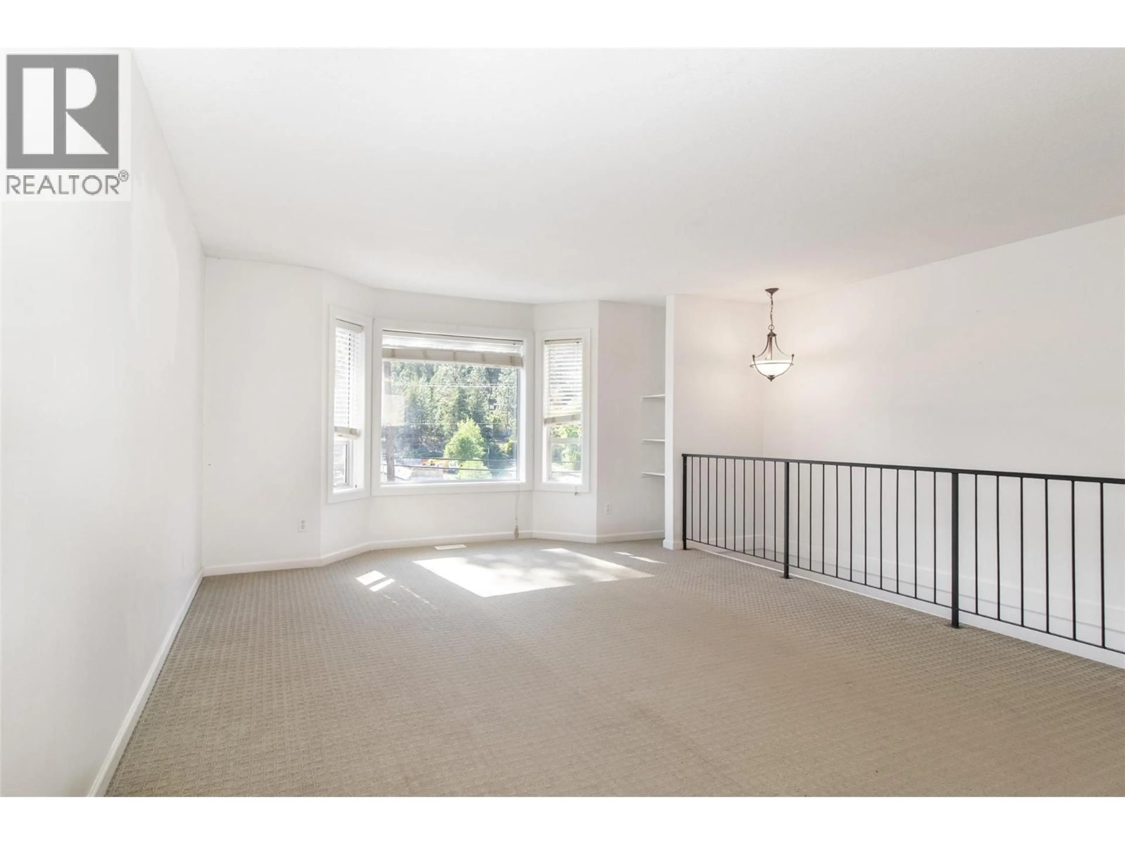 A pic of a room for 477 CLIFTON ROAD, Kelowna British Columbia V1V1A6