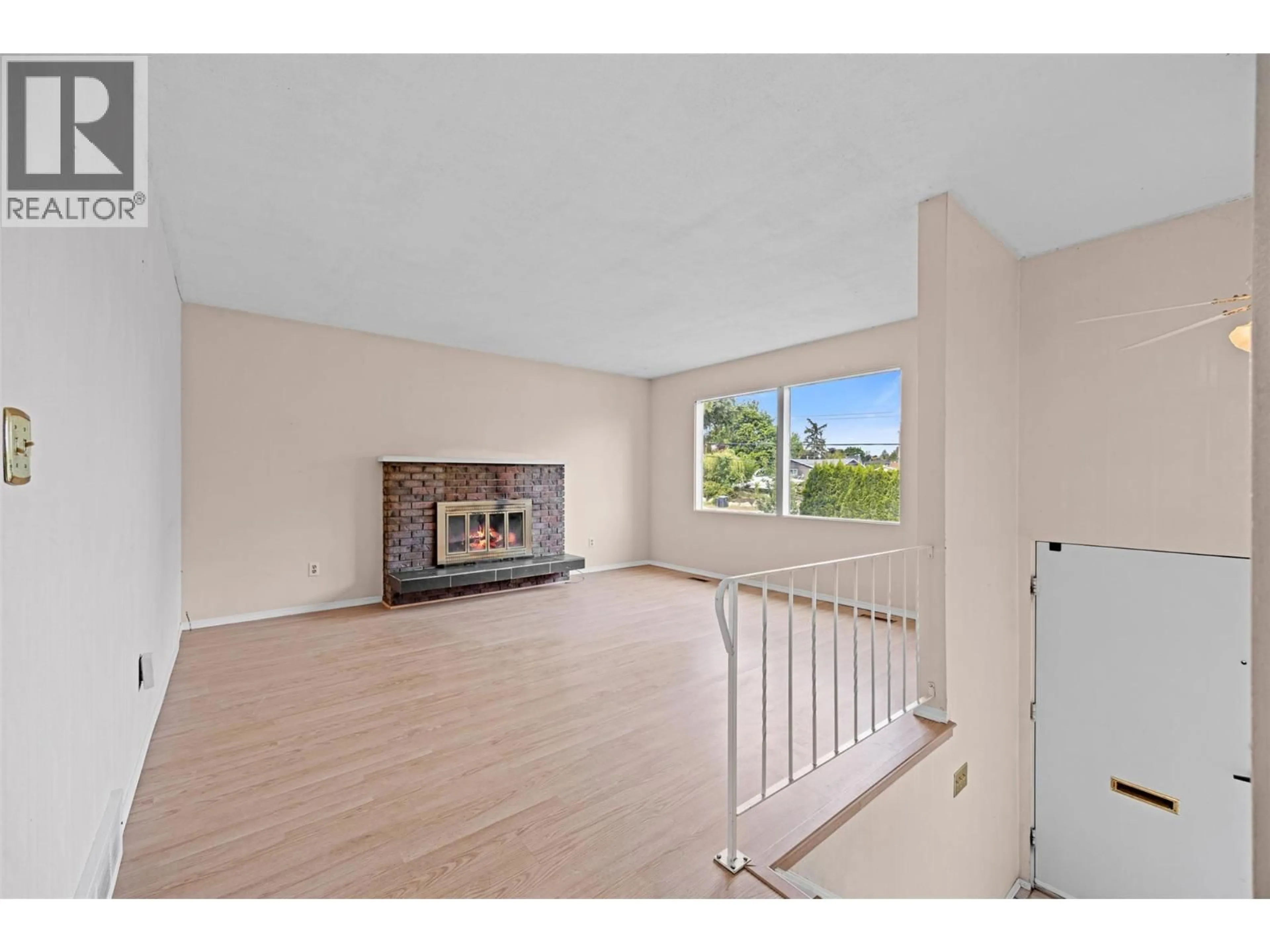 A pic of a room for 936 MCCARTNEY ROAD, West Kelowna British Columbia V1Z1S1