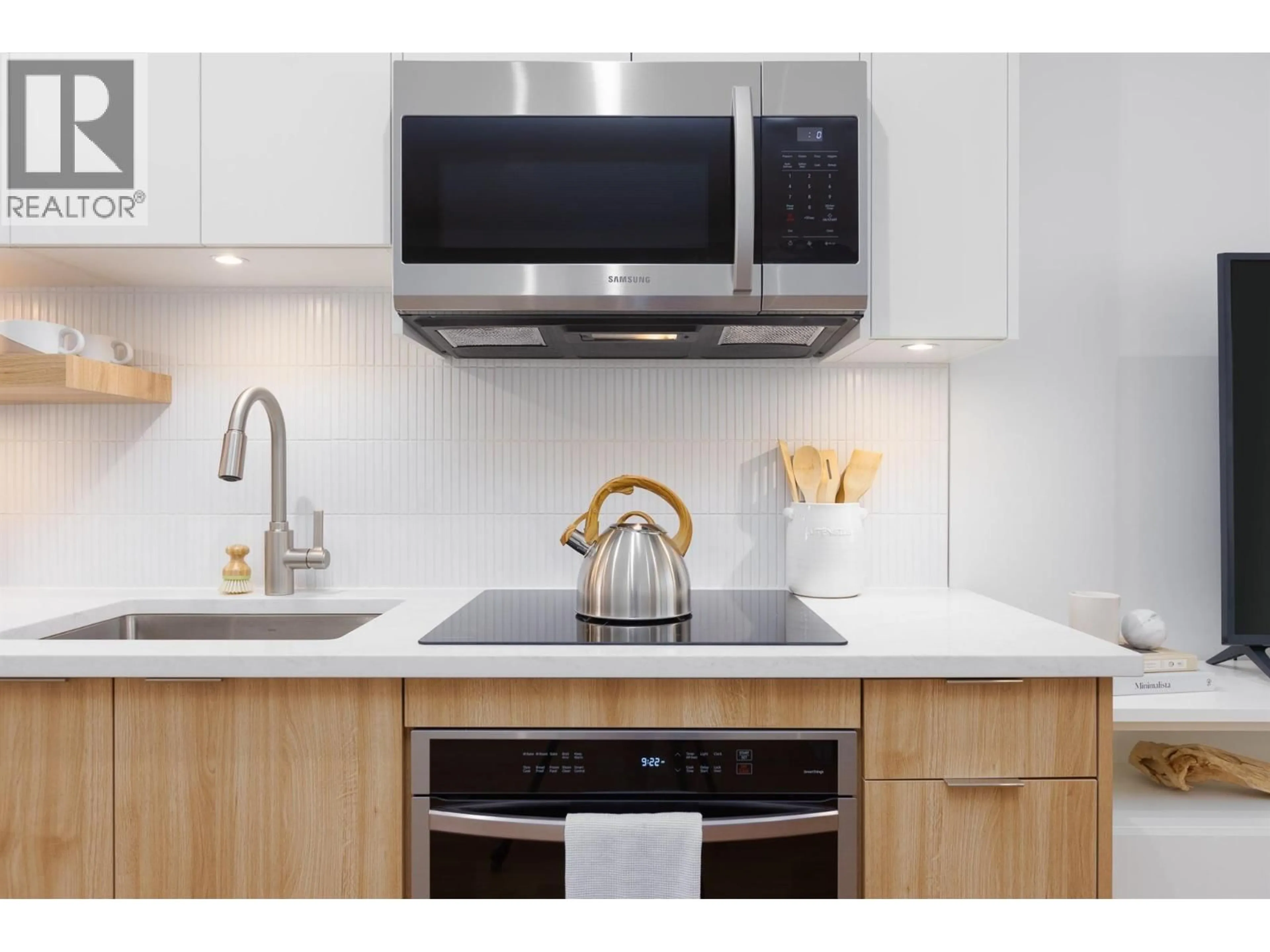 Standard kitchen, unknown for 527 - 1281 PRIDHAM AVENUE, Kelowna British Columbia V1Y6B3