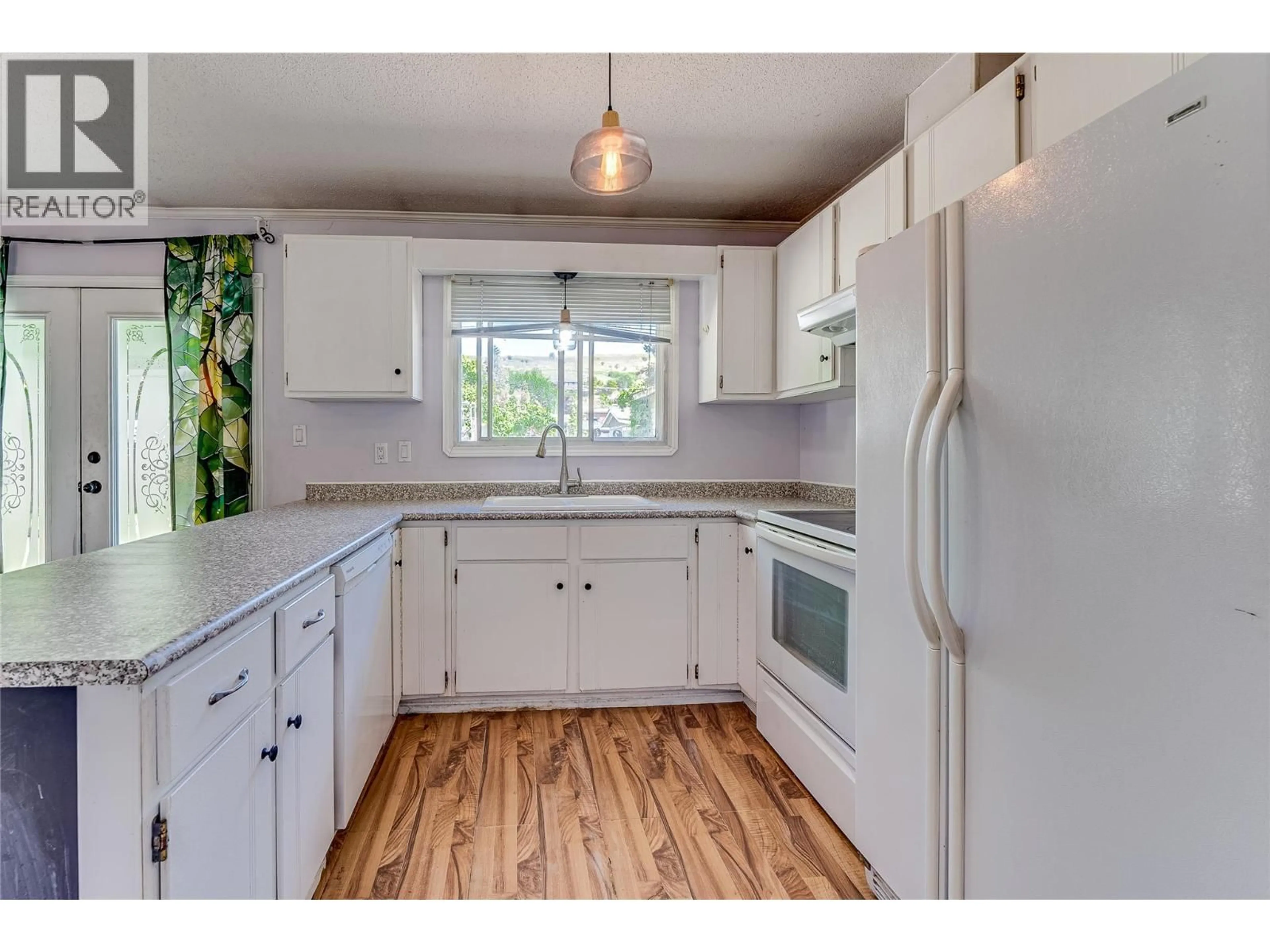 Standard kitchen, unknown for 1309 43 STREET, Vernon British Columbia V1T7R7