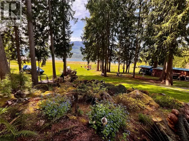 516 BAYVIEW ROAD, Nakusp 5