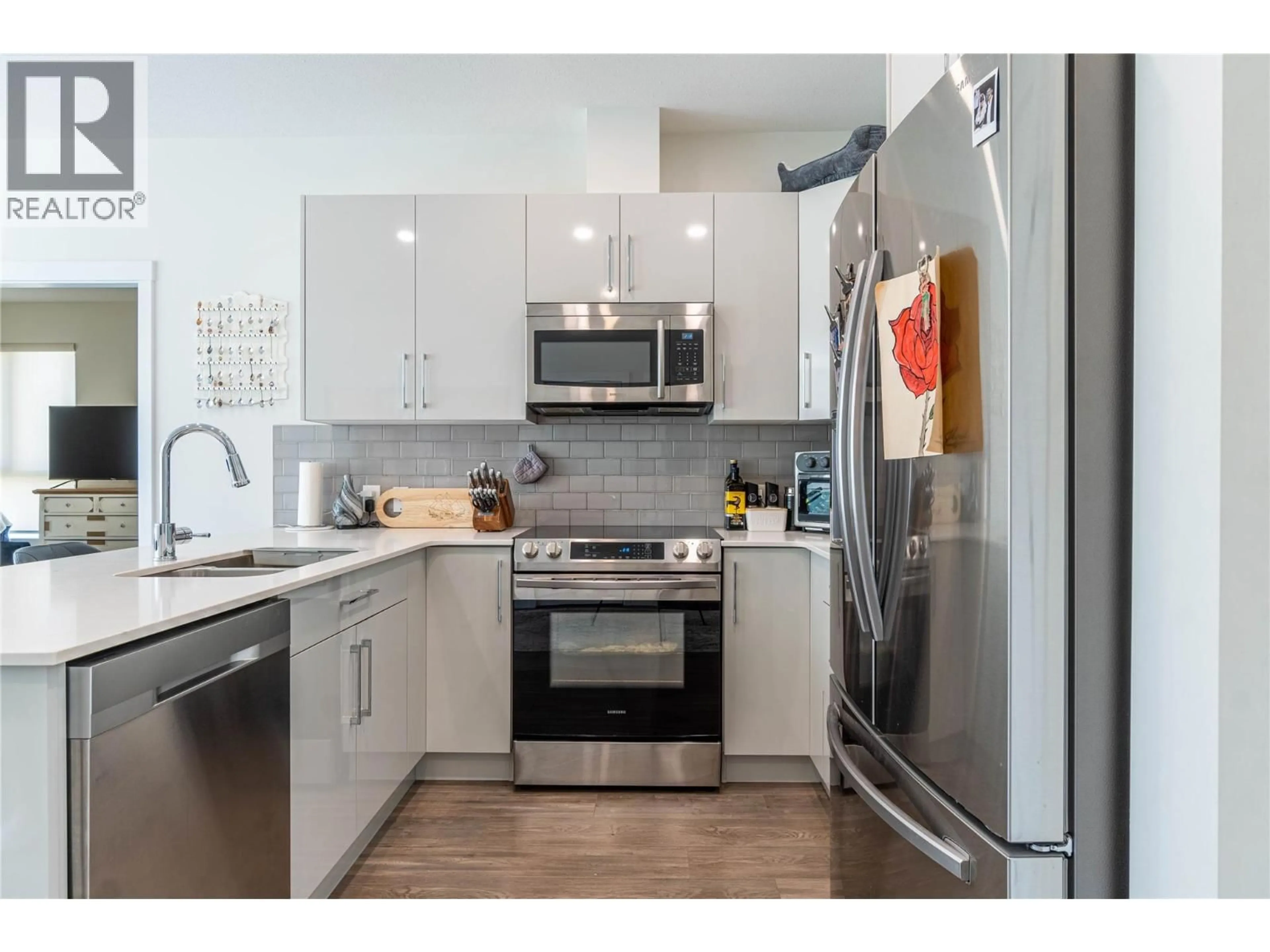 Open concept kitchen, unknown for 312 - 1880 HUGH ALLAN DRIVE, Kamloops British Columbia V1S0E8