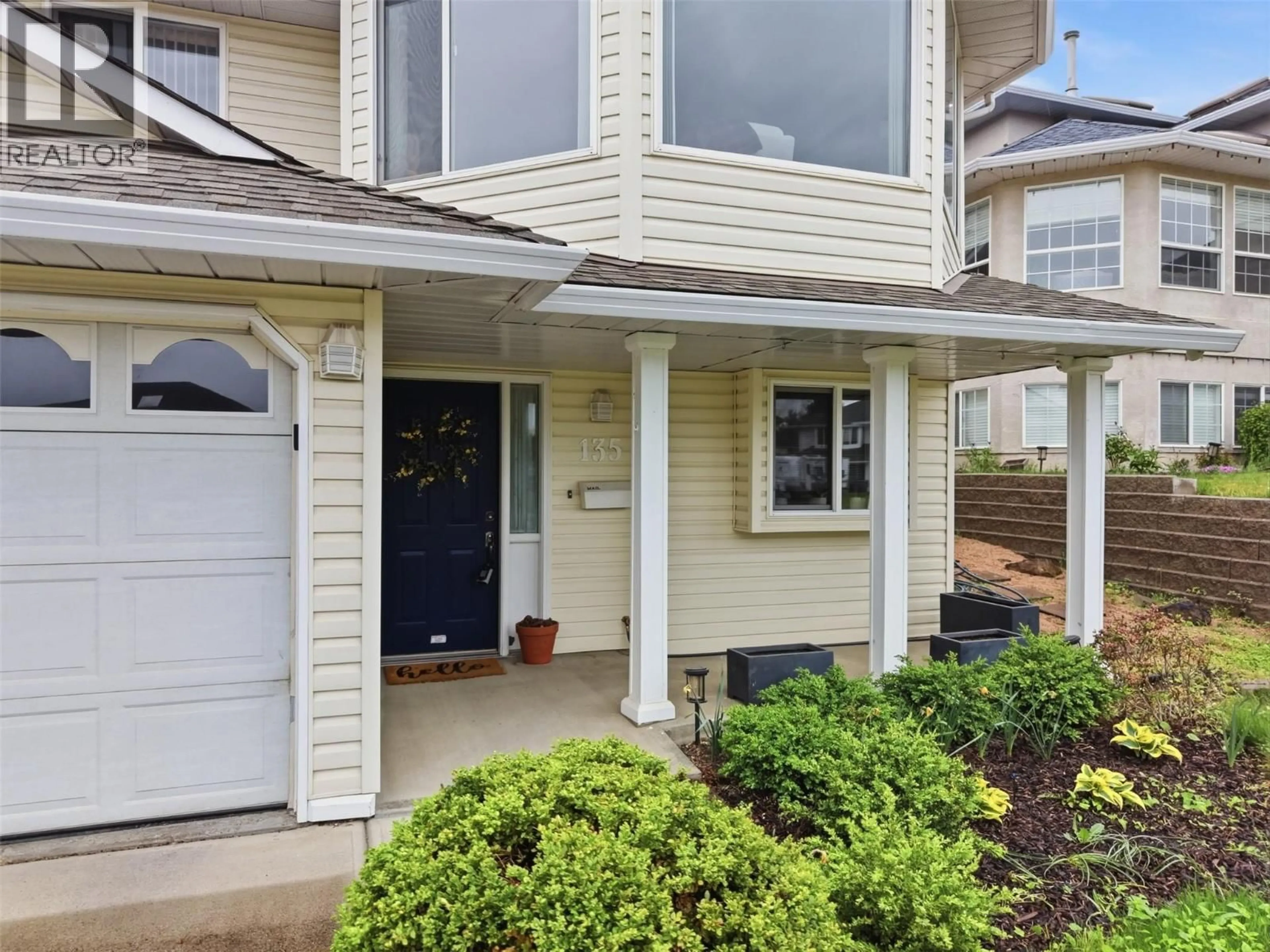 Home with vinyl exterior material, street for 135 CHANCELLOR DRIVE, Kamloops British Columbia V2E2M2